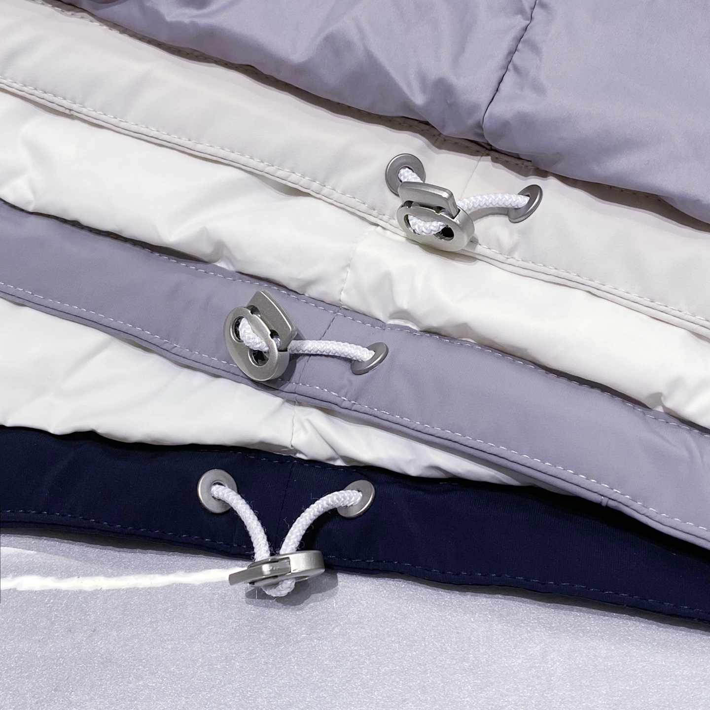 新品)BC秋冬新款连帽羽绒服马甲，男女同款经典徽章刺绣时尚拼色款辣椒撞色羽绒马甲！贸易公司渠道稀出，领先