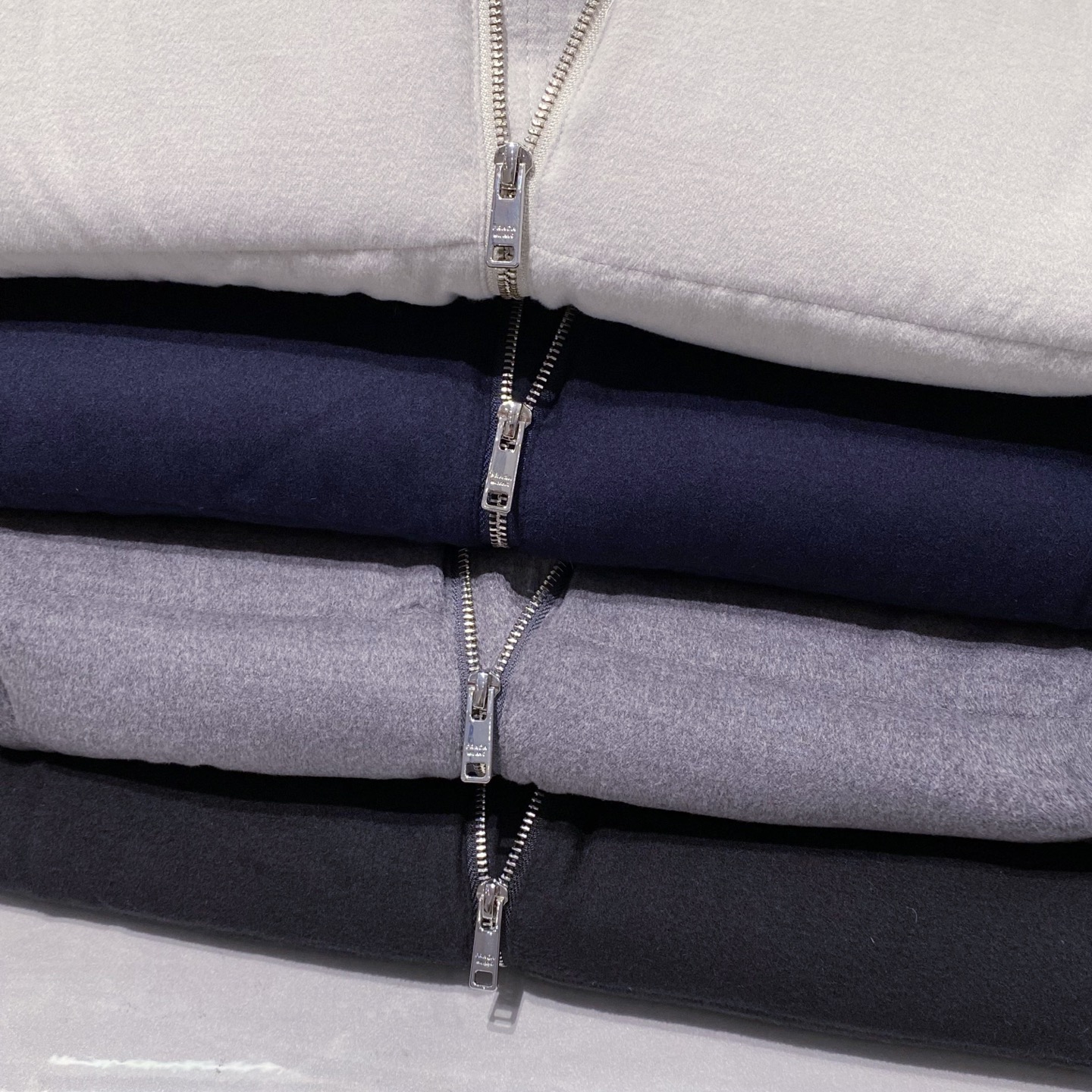 (新品)PA男士高端时装款商务休闲羊毛绒羽绒马甲，台湾易比贸易商行货，25年F/W秋冬新品，意大利原厂出