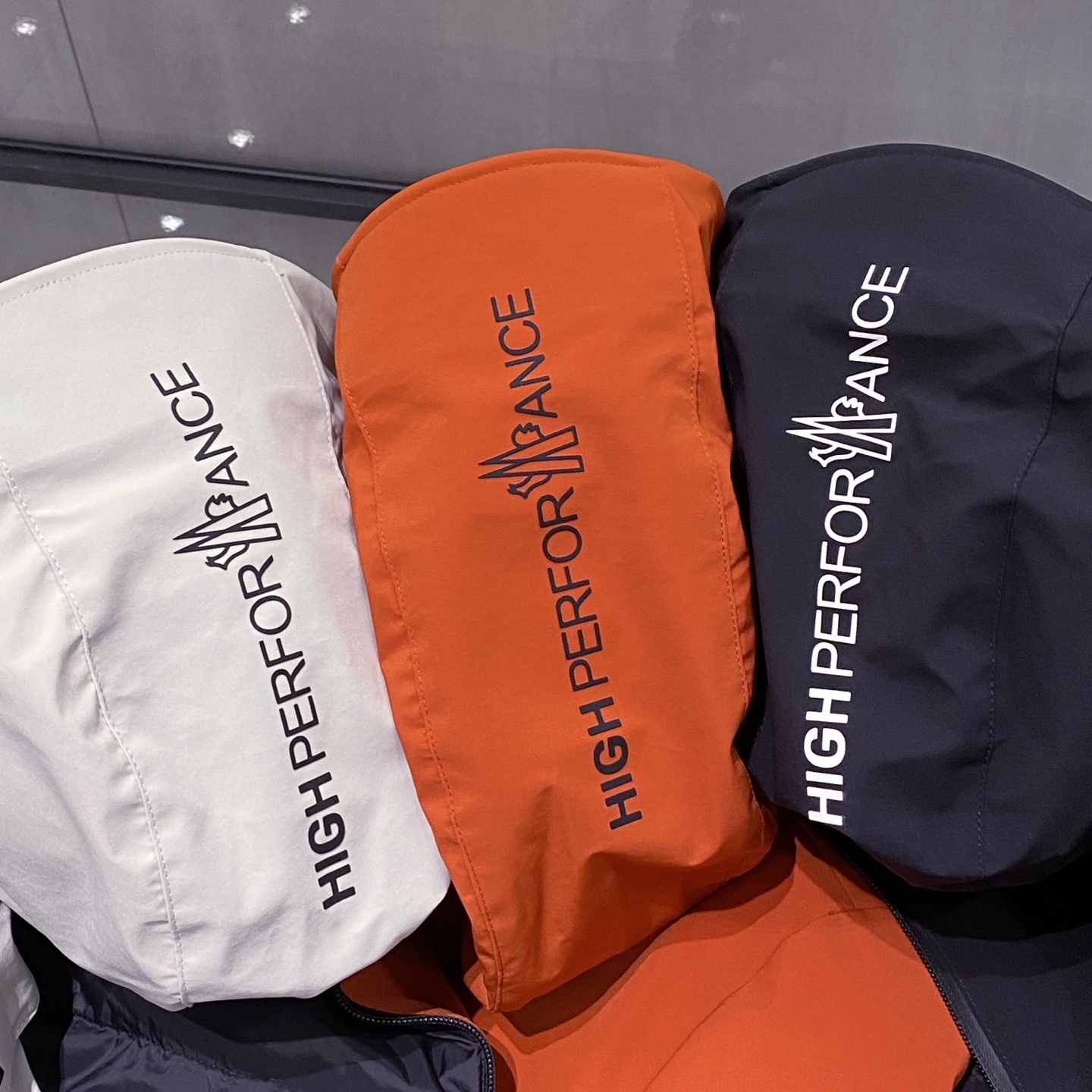 新品)重工艺！贸易公司渠道货，顶级摩尔多瓦代工出品，罕见的限量区域发售款.Mon*cler在每一年的纽约