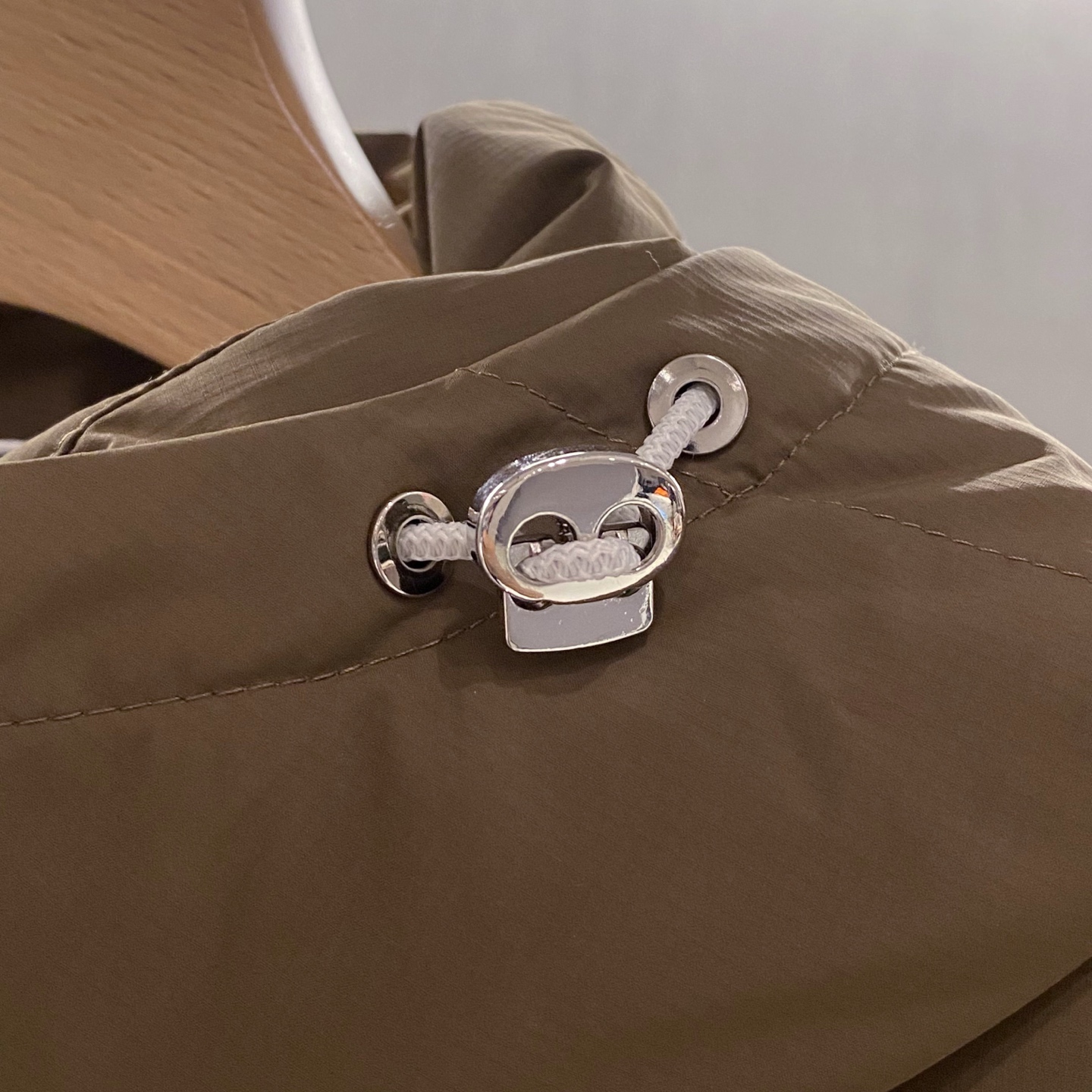 。羽绒服-。新品)BC秋冬新款连帽羽绒服马甲，男女同款经典徽章刺绣时尚拼色款辣椒撞色羽绒马甲！贸易公司渠