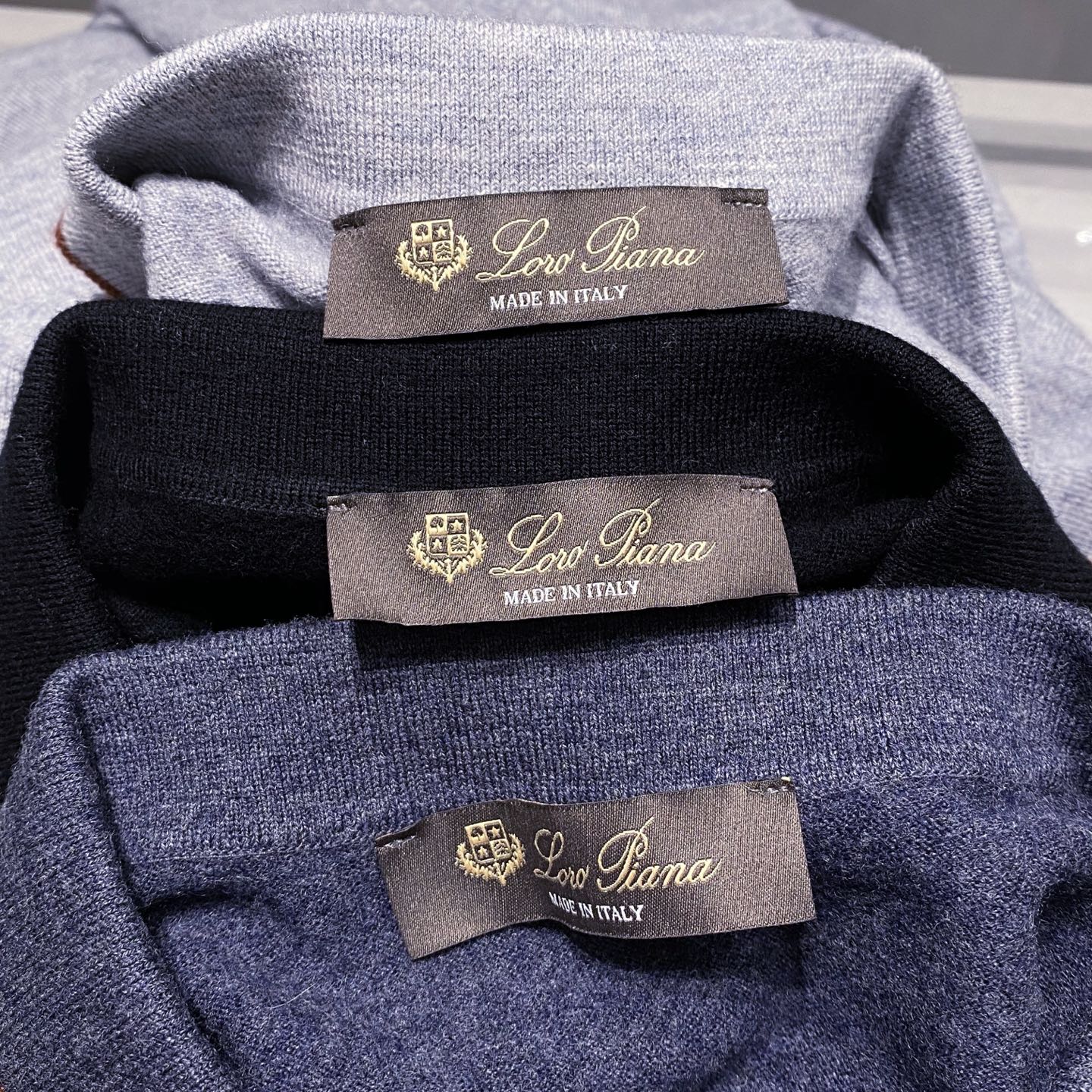 Men's Wool Cashmere Blend Knit Polo Shirt with Embroidered Logo 9 i1759589797883 7674 0 5