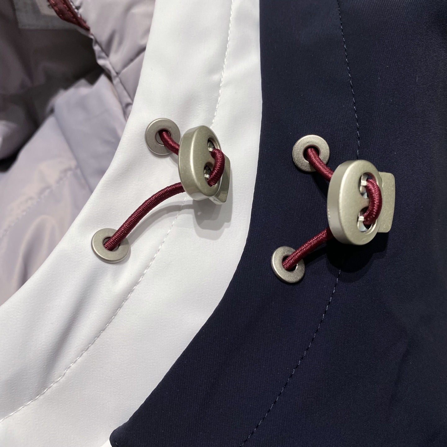 (新品)BC男士高端商务休闲连帽羽绒服外套，上海贸易公司渠道货，100%纯正血统品质，25年F/W秋冬新