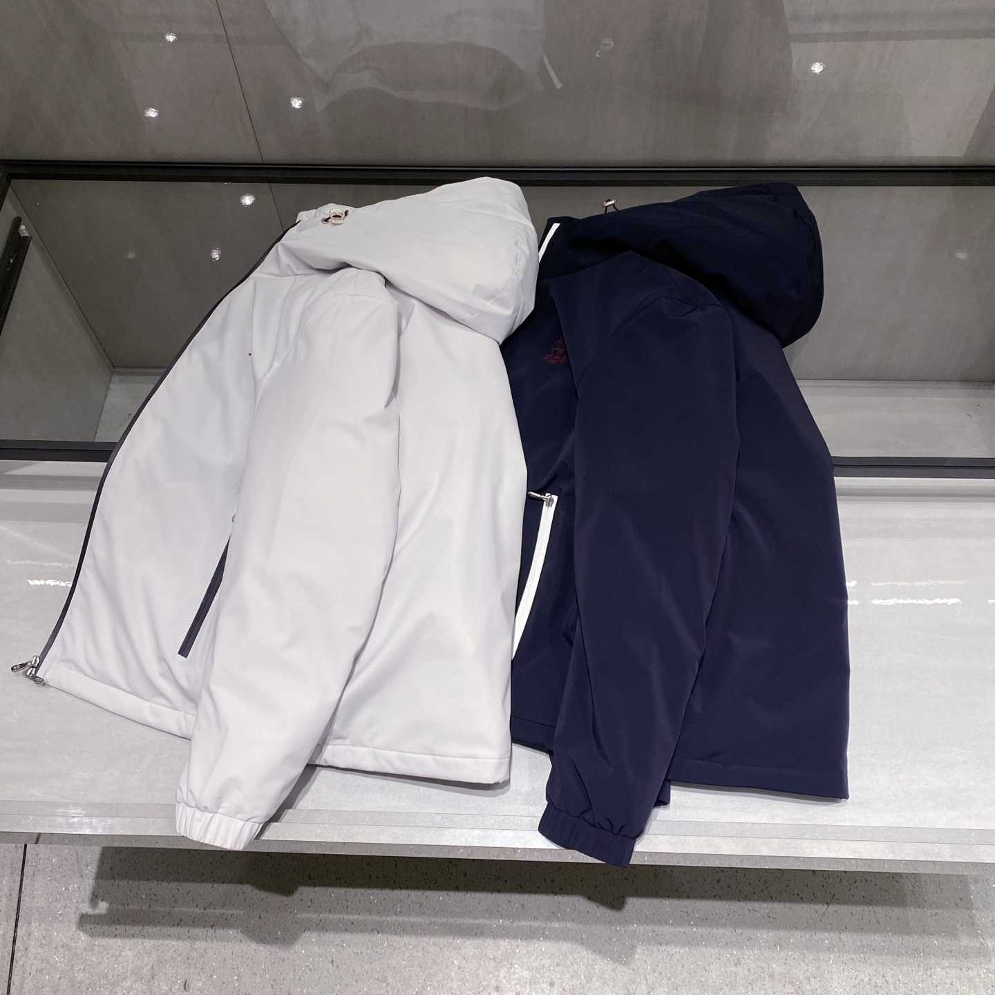 (新品)BC男士高端商务休闲连帽羽绒服外套，上海贸易公司渠道货，100%纯正血统品质，25年F/W秋冬新