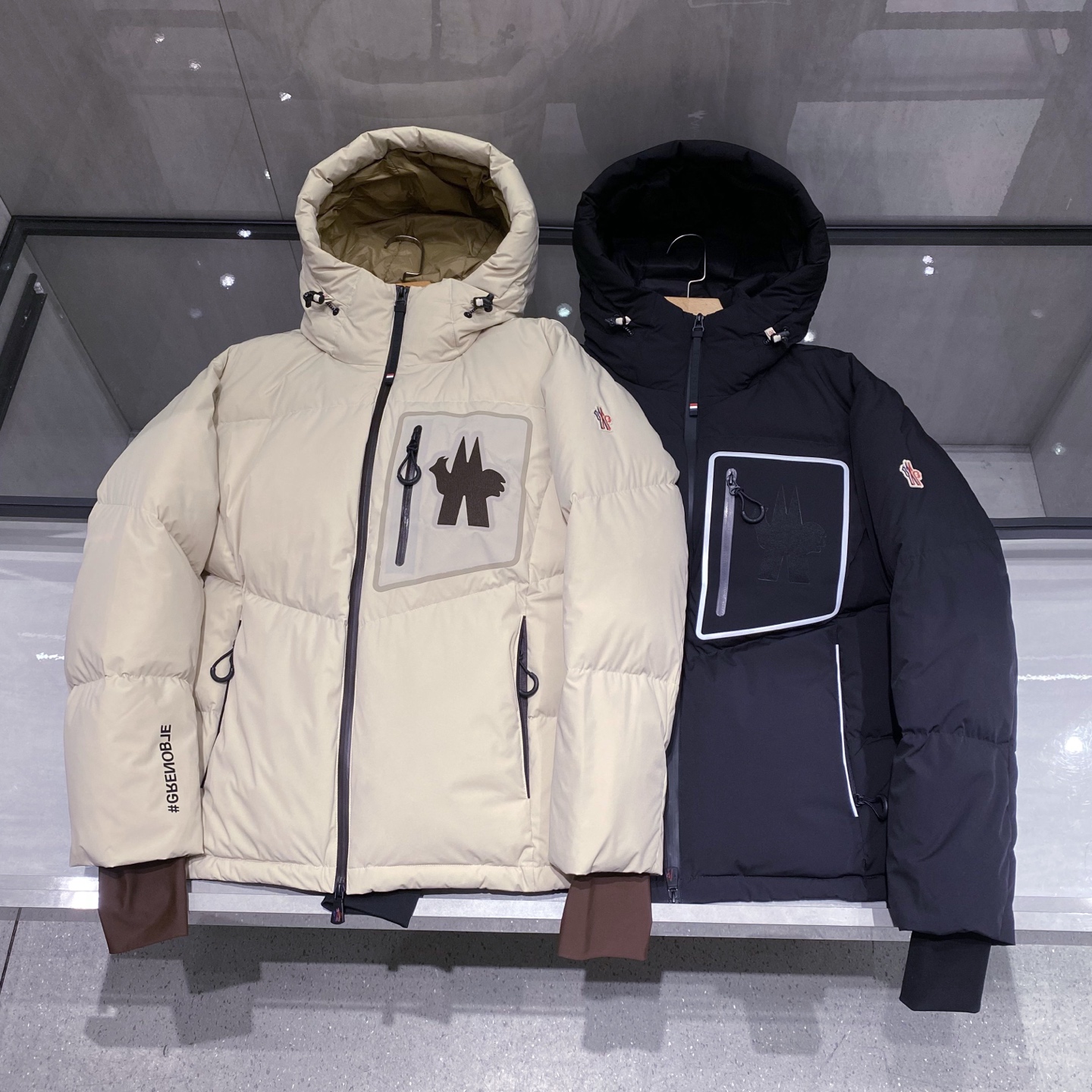 贸易公司渠道货.2025秋冬新款Mon*ler 男士户外滑雪系列压胶滑雪服羽绒服外套.彰显造型气质.休闲