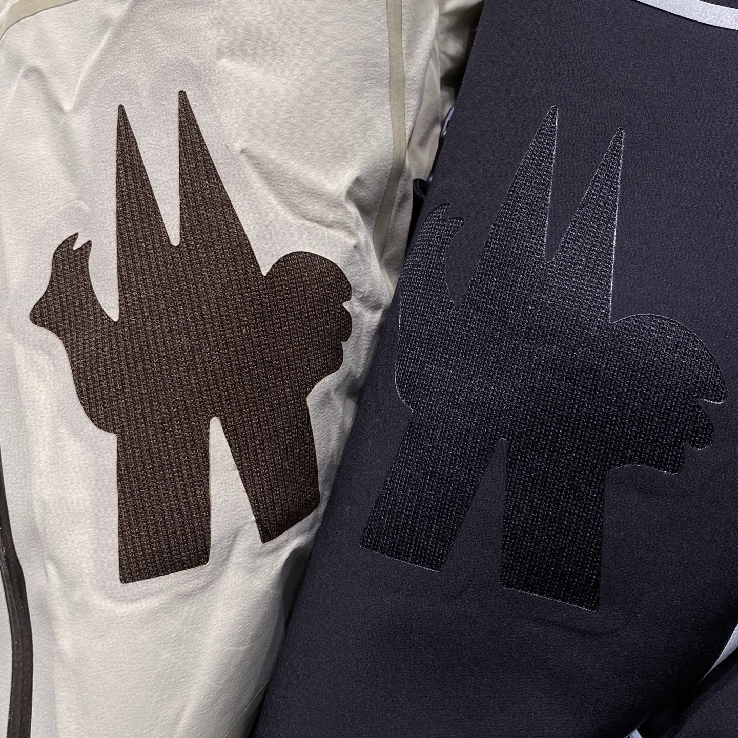 贸易公司渠道货.2025秋冬新款Mon*ler 男士户外滑雪系列压胶滑雪服羽绒服外套.彰显造型气质.休闲