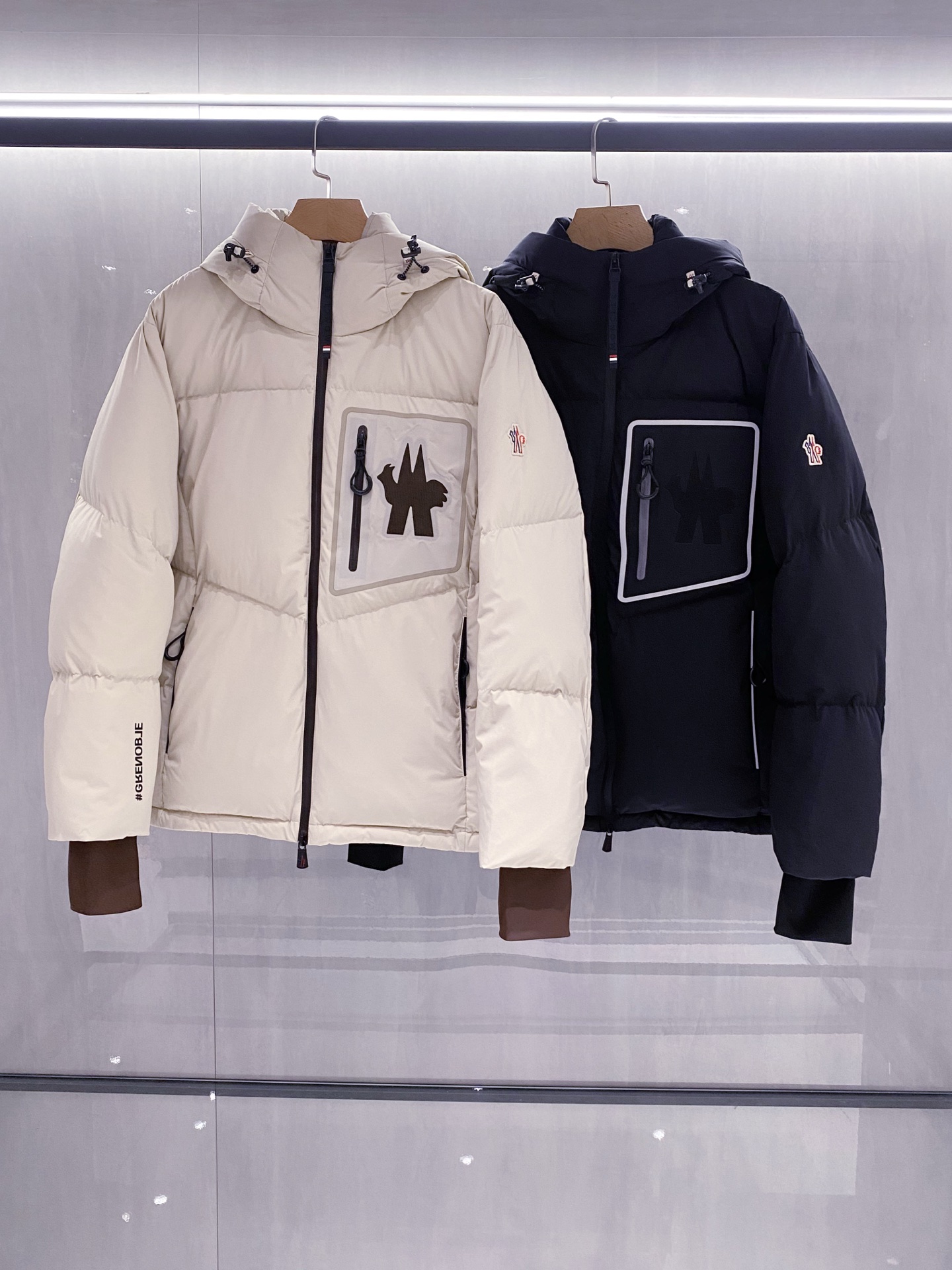 贸易公司渠道货.2025秋冬新款Mon*ler 男士户外滑雪系列压胶滑雪服羽绒服外套.彰显造型气质.休闲