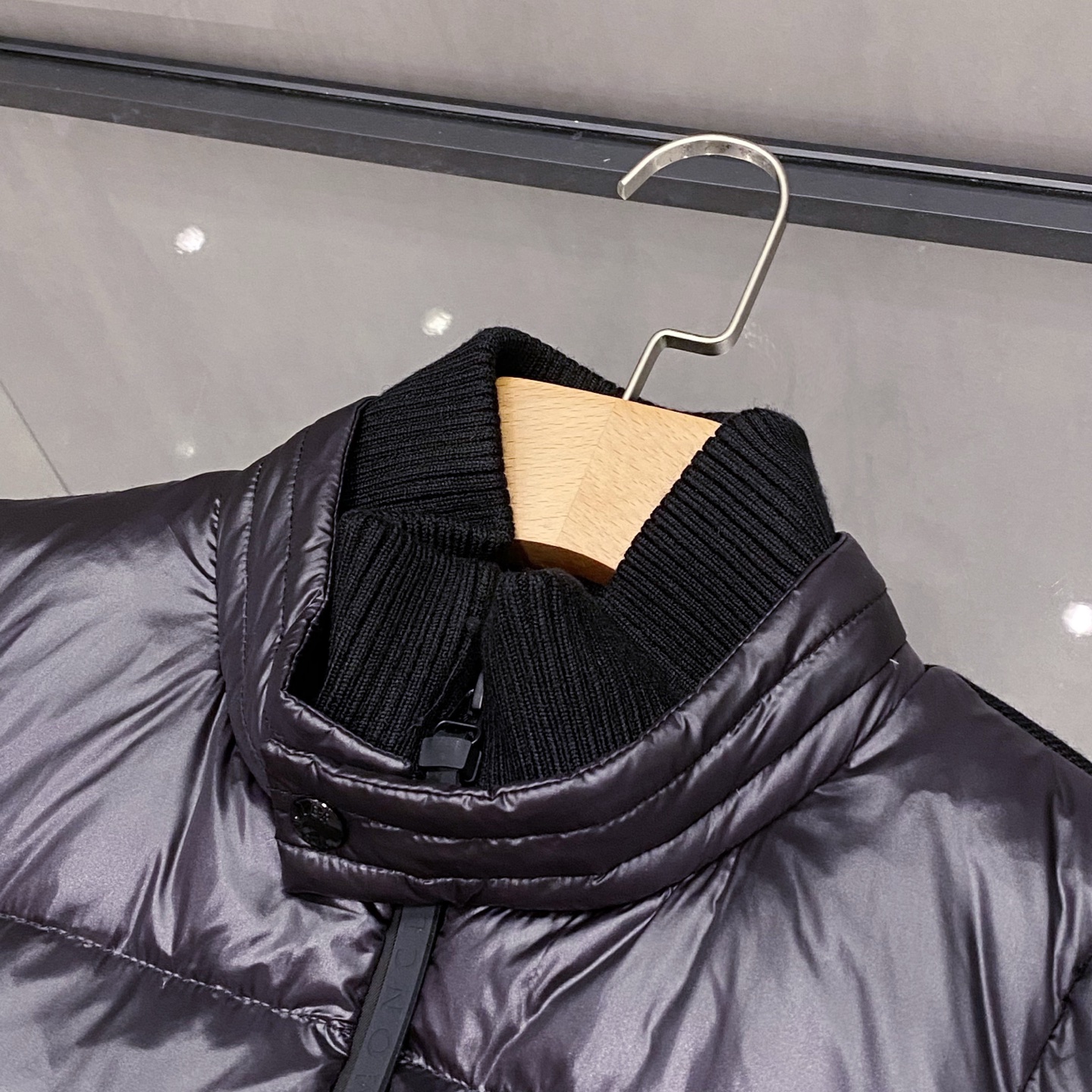 (新品)同步官网发售！LL法蒙MON羽皇家族25FW年度新品90绒针织袖臂logo刺绣男士立领羽绒服外套