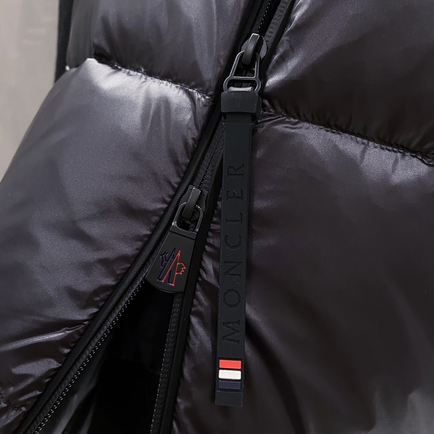 (新品)同步官网发售！LL法蒙MON羽皇家族25FW年度新品90绒针织袖臂logo刺绣男士立领羽绒服外套