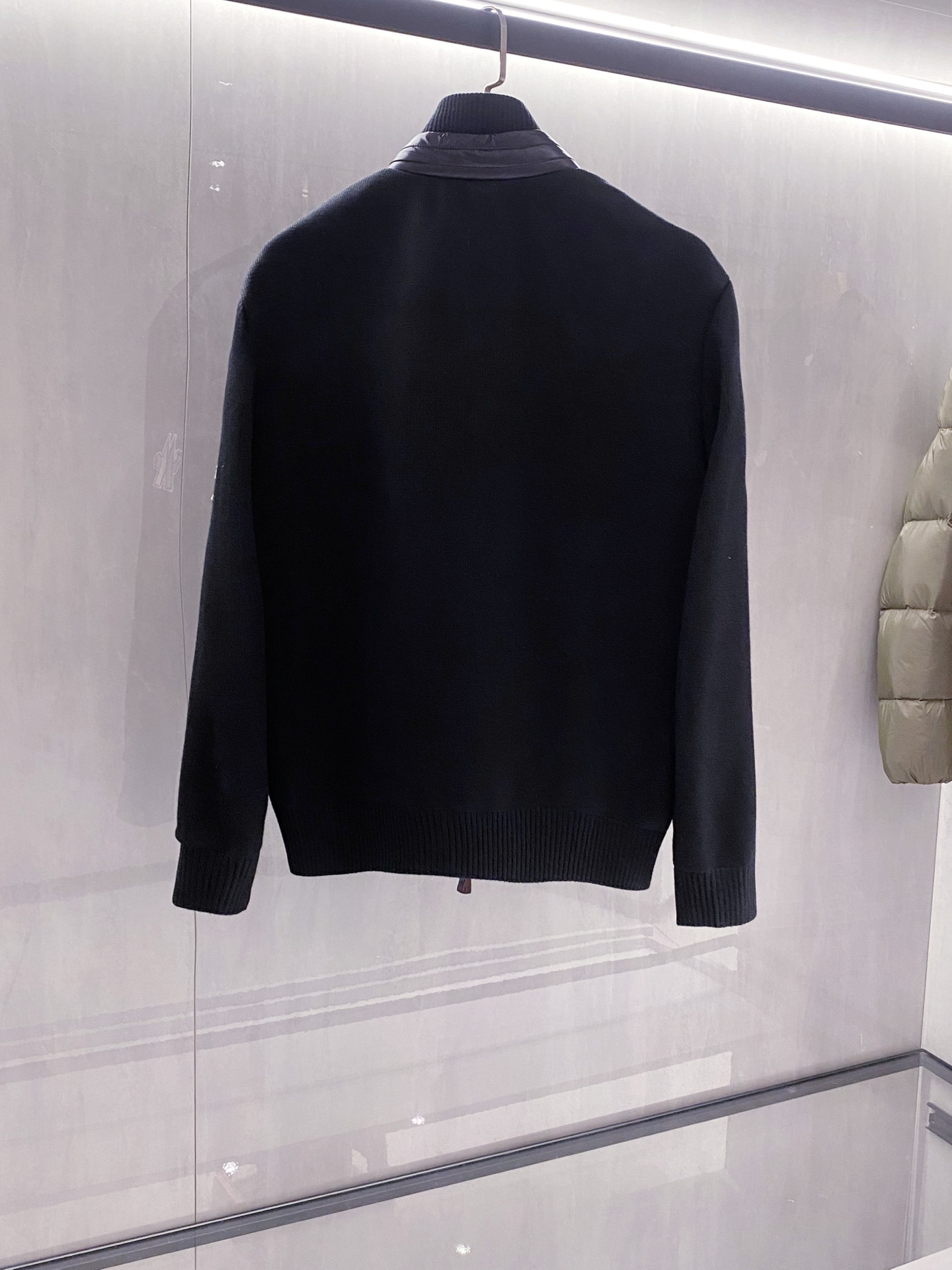 (新品)同步官网发售！LL法蒙MON羽皇家族25FW年度新品90绒针织袖臂logo刺绣男士立领羽绒服外套