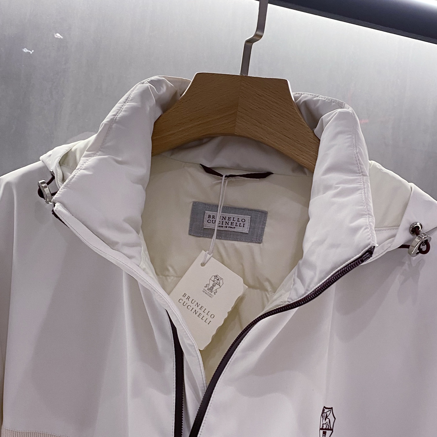 。羽绒服-。新品)BC25FW秋冬新款时尚撞色拼接拉链羽绒服，男士经典徽章刺绣条绒撞色连帽夹克羽绒！贸易