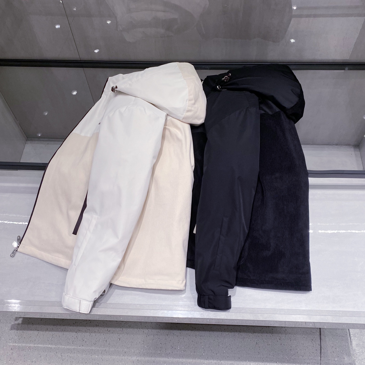 新品)BC25FW秋冬新款时尚撞色拼接拉链羽绒服，LL男士经典徽章刺绣条绒撞色连帽夹克羽绒！贸易公司渠道