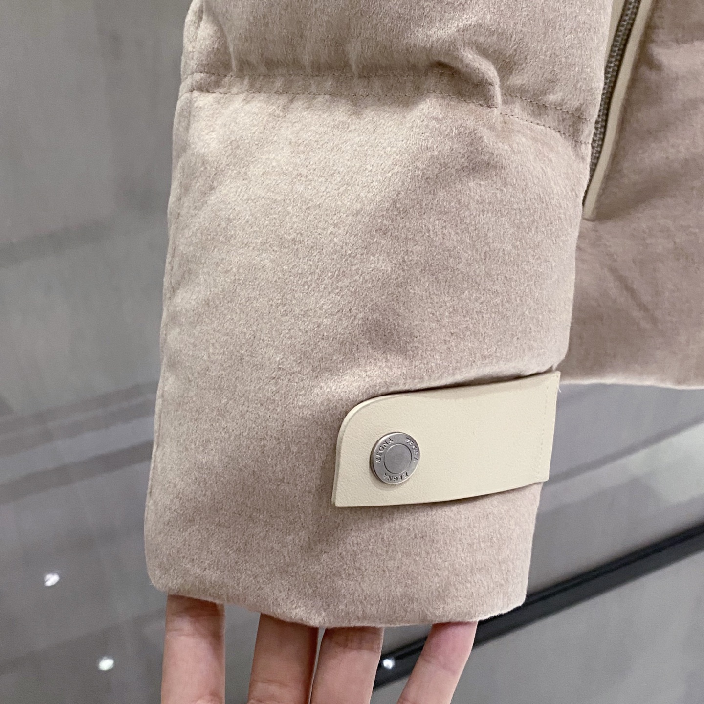 米色特写篇展示！！！羊毛材质高品质羽绒服！