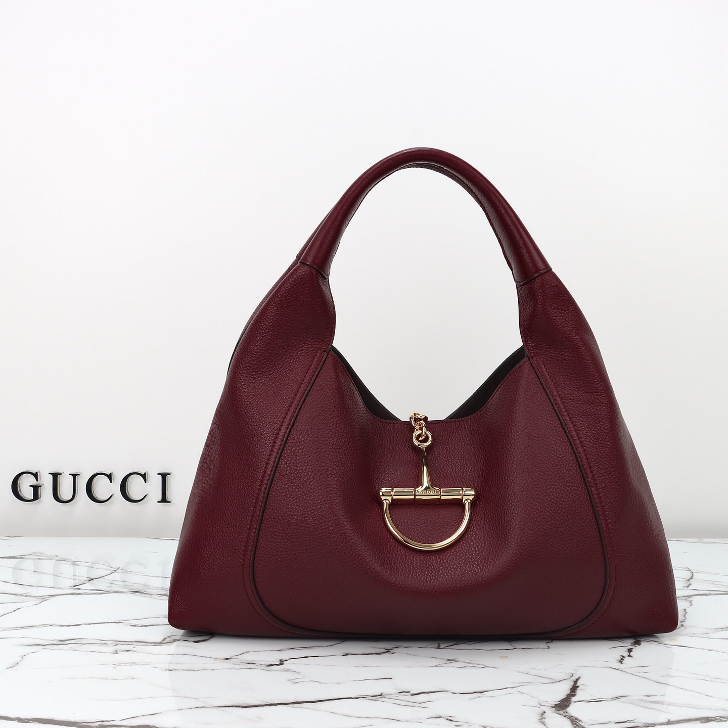 Se acerca un nuevo modelo🔥Número de modelo: 837466 cuero rojo, tamaño: ancho 46 × alto 26 × profundidad 16 cm.