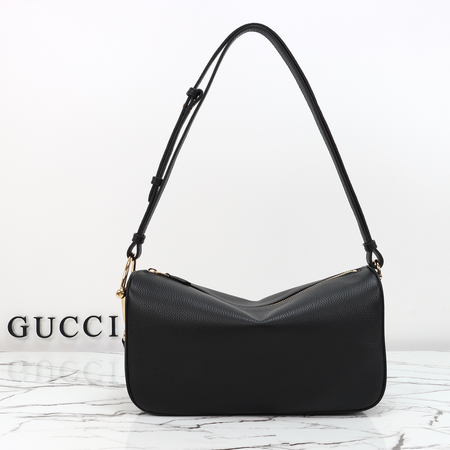 Se acerca un nuevo modelo🔥Número de modelo: 860787 gramos de cuero, tamaño: ancho 31,5 × alto 17 × profundidad 12 cm.