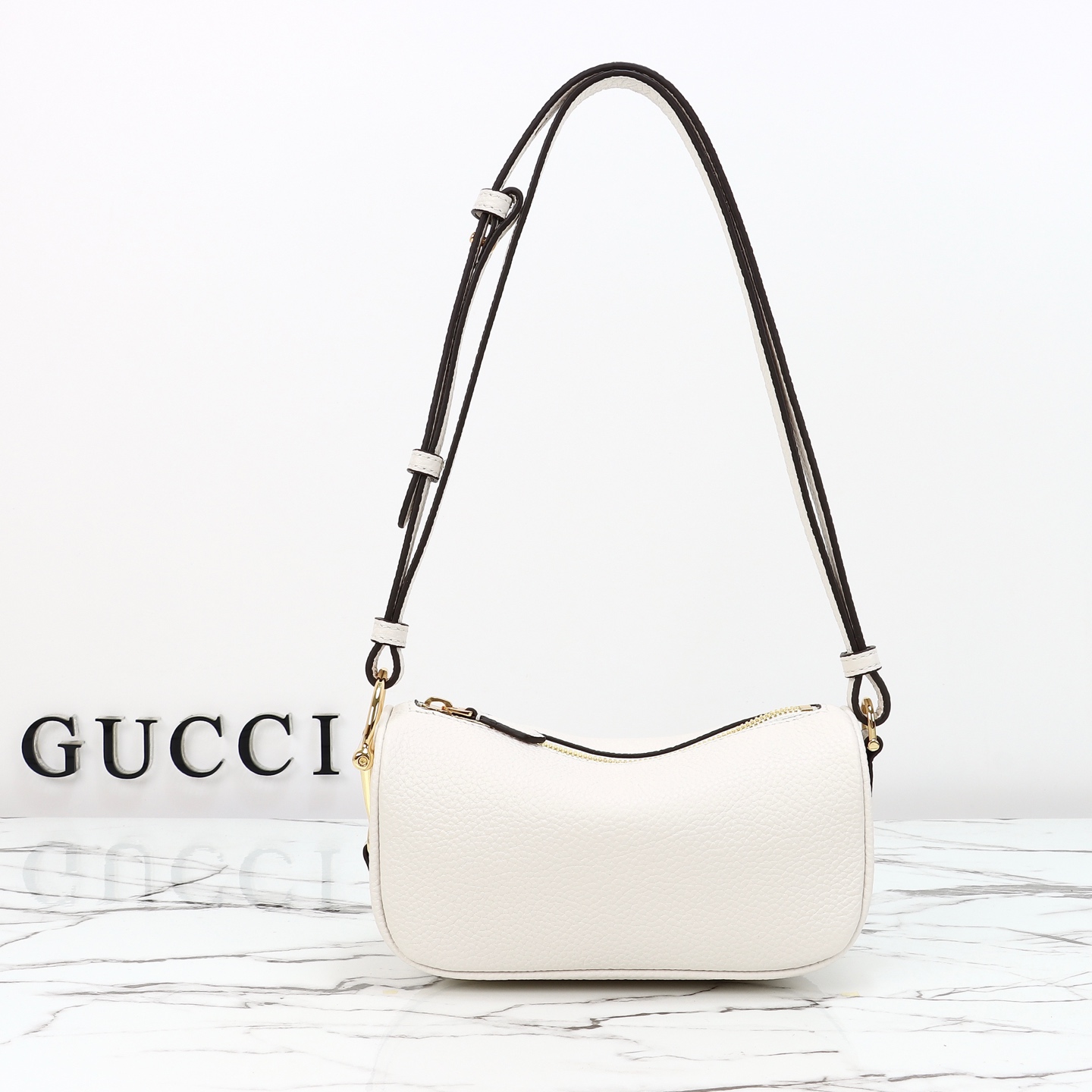 Se acerca un nuevo modelo🔥Número de modelo: 860784 cuero blanco, tamaño: ancho 19 × alto 19,5 × profundidad 9 cm.