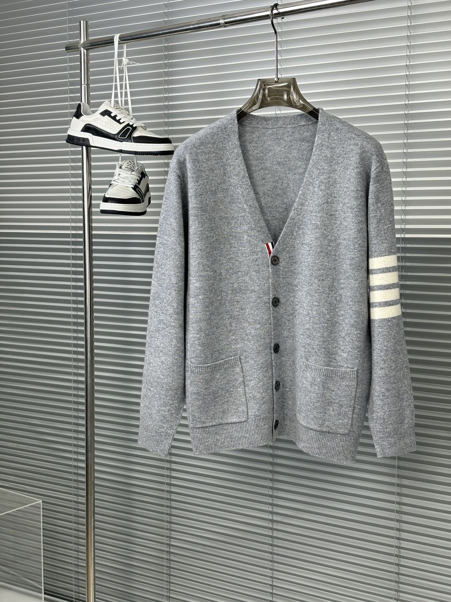 Good Quality Replica
 Thom Browne Designer
 Clothing Cardigans Grey White Polishing Unisex Cashmere Knitting Wool Fall/Winter Collection Fashion