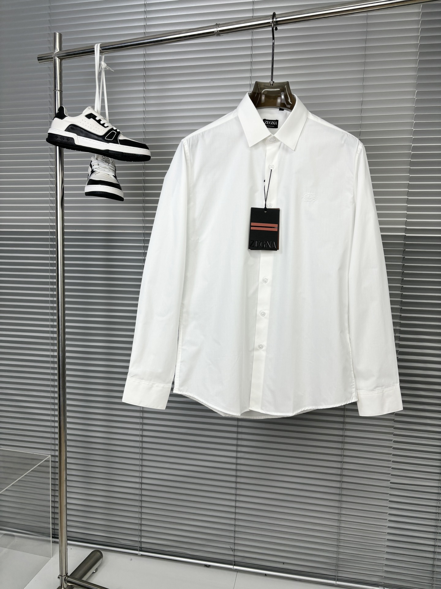 NO:125247,New models are coming strongly!  !  !  EZ new shirt, high-end fabrics, high-end workmanship, top quality!  !  !  MLXLXXLXXXL,,shirts,alexander wang19860909强势上新,新款不断！！！EZ新款衬衫,高级面料高级做工,顶级品质！！！MLXLXXLXXXL,,shirts,alexander wang,Men's clothing