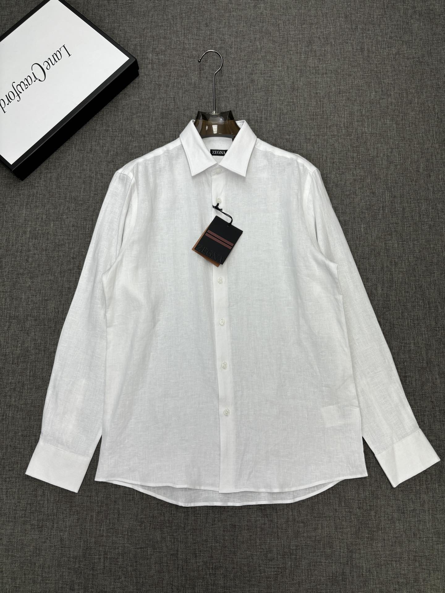 2026杰尼亚官网款最全亚麻9色衬衫老钱高奢绅士亚麻面料。男士长袖衬衫设计上沿袭了一贯滴现代极简主义基调