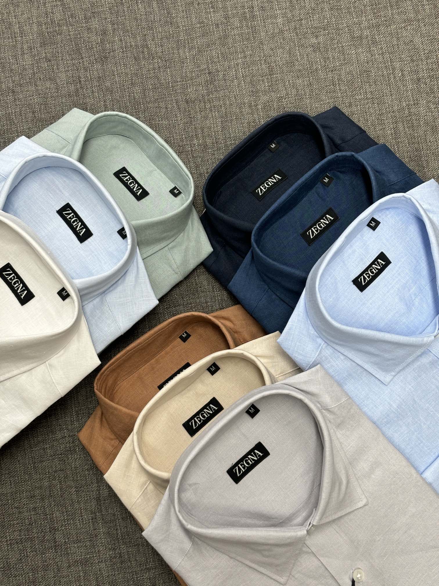 2026杰尼亚官网款最全亚麻9色衬衫老钱高奢绅士亚麻面料。男士长袖衬衫设计上沿袭了一贯滴现代极简主义基调