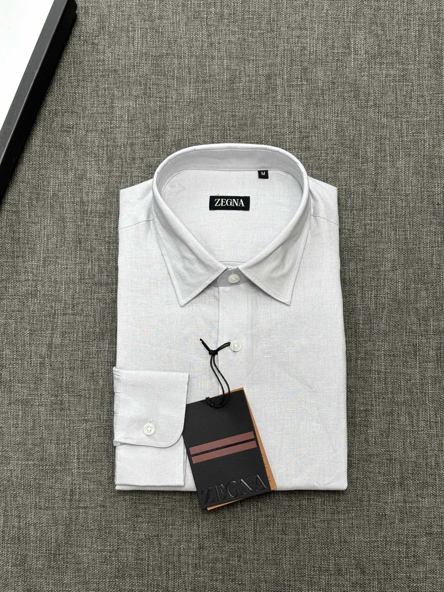 2026杰尼亚官网款最全亚麻9色衬衫老钱高奢绅士亚麻面料。男士长袖衬衫设计上沿袭了一贯滴现代极简主义基调