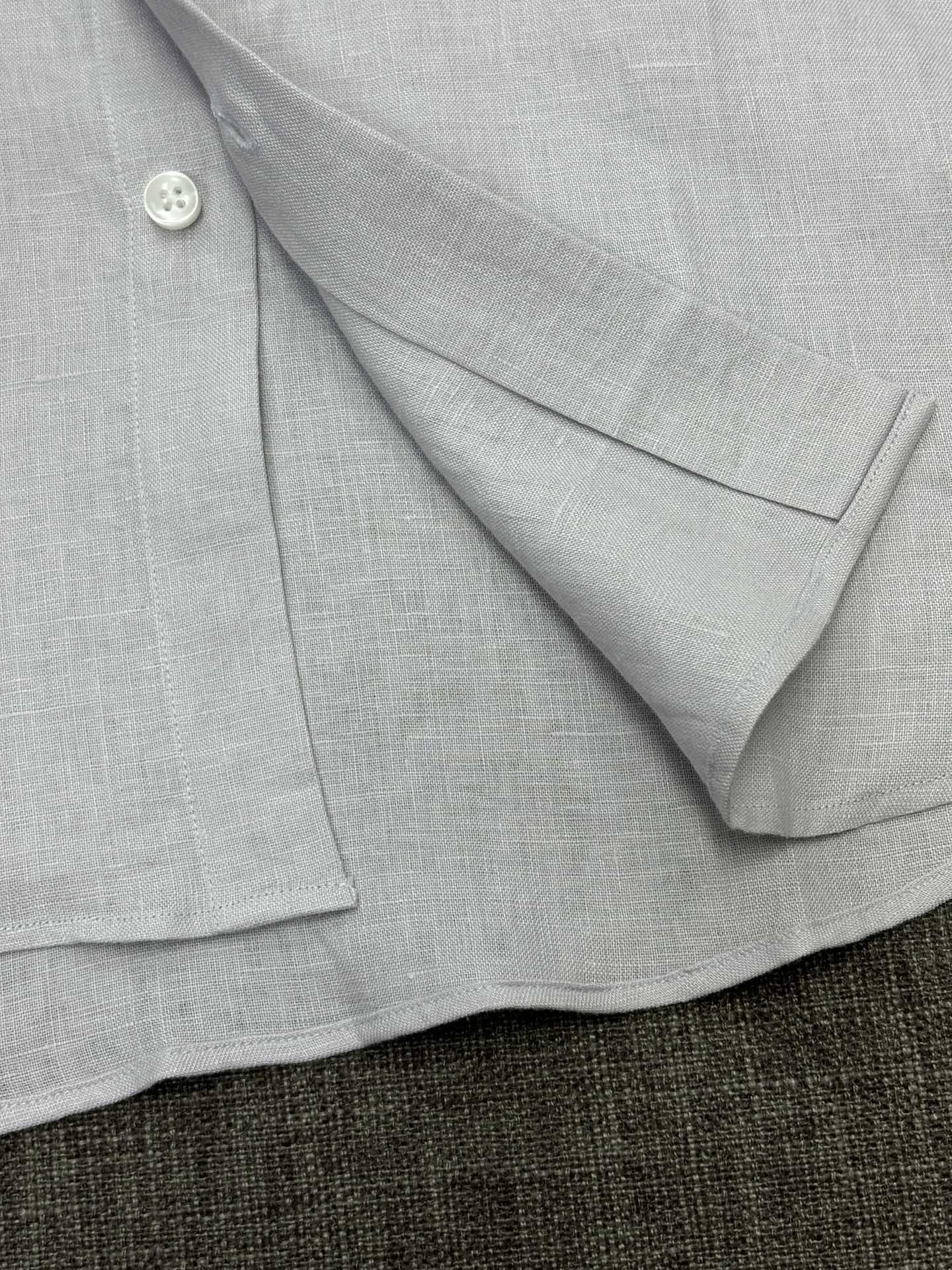 2026杰尼亚官网款最全亚麻9色衬衫老钱高奢绅士亚麻面料。男士长袖衬衫设计上沿袭了一贯滴现代极简主义基调