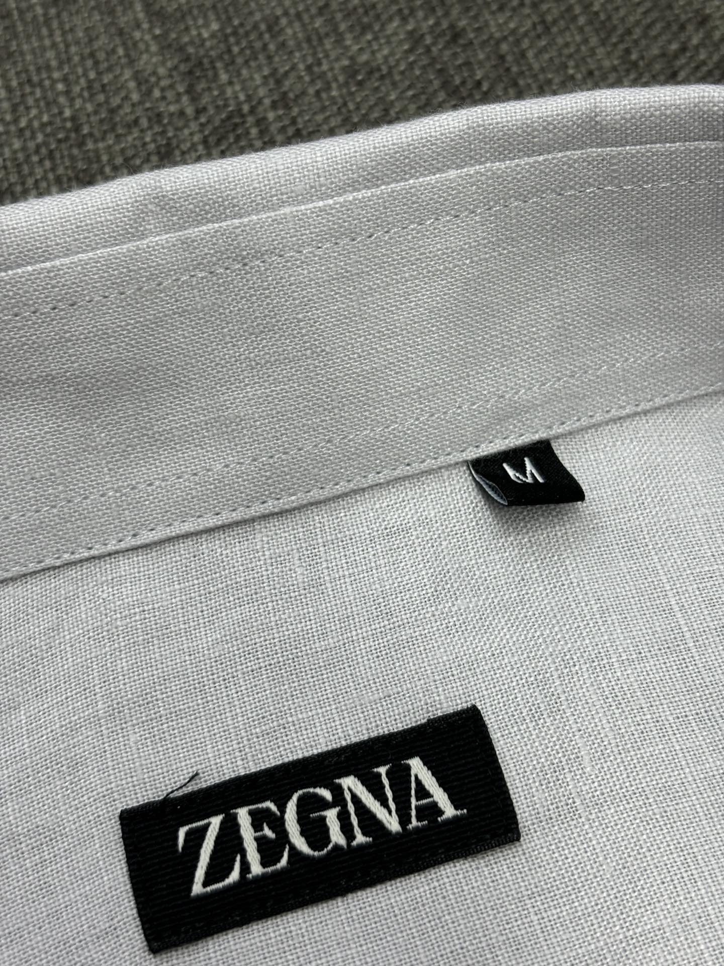 2026杰尼亚官网款最全亚麻9色衬衫老钱高奢绅士亚麻面料。男士长袖衬衫设计上沿袭了一贯滴现代极简主义基调