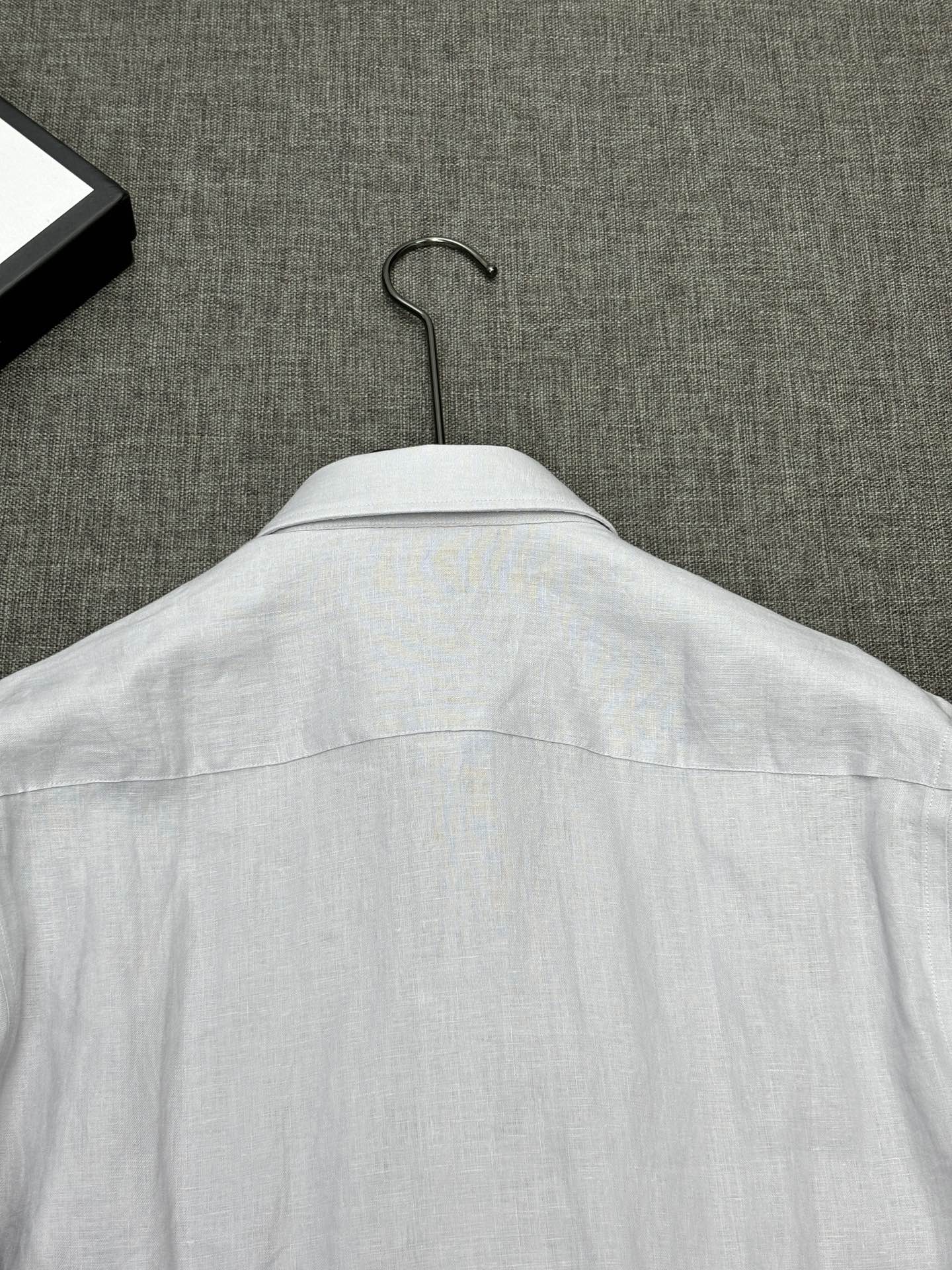 2026杰尼亚官网款最全亚麻9色衬衫老钱高奢绅士亚麻面料。男士长袖衬衫设计上沿袭了一贯滴现代极简主义基调