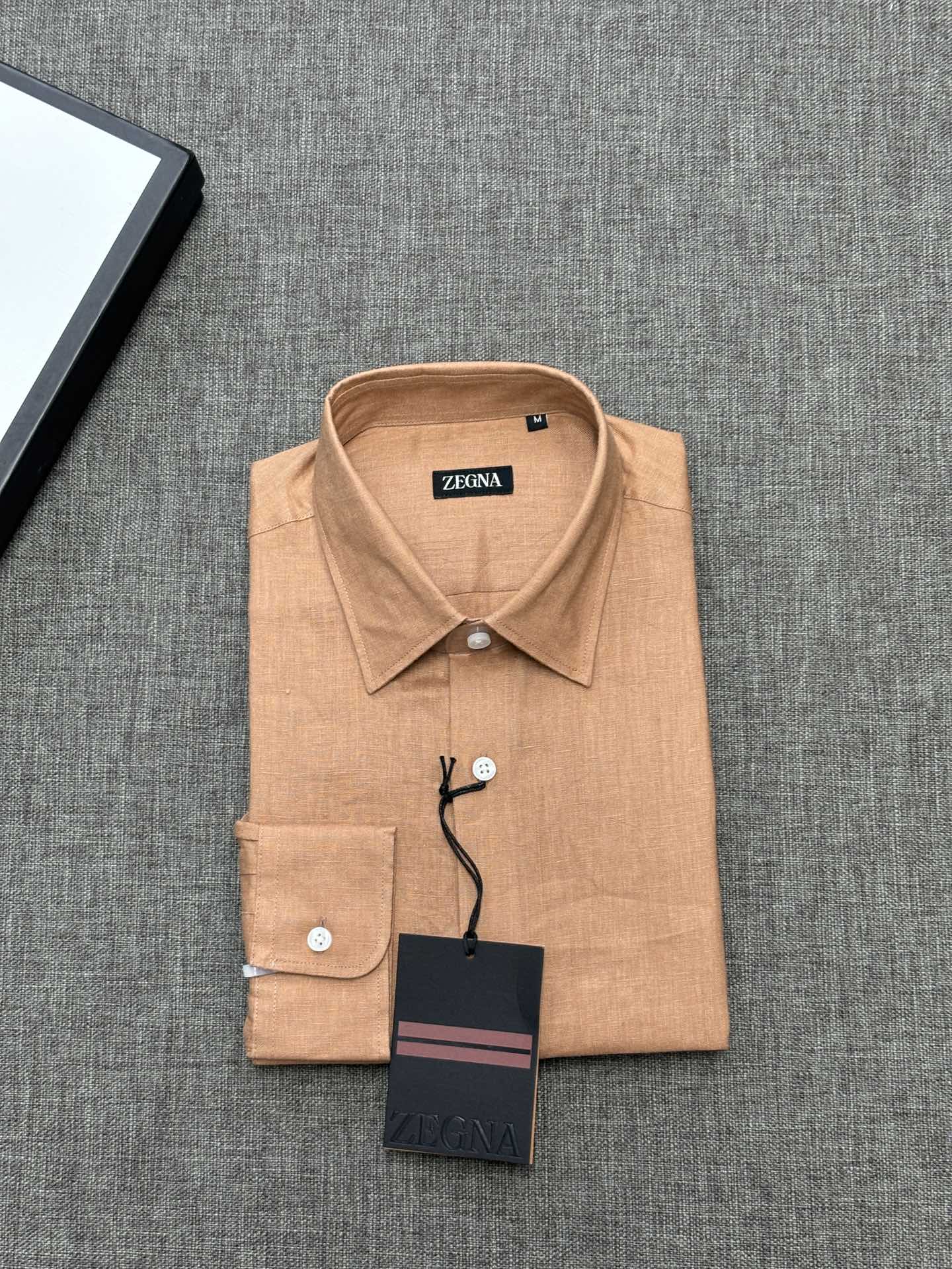 2026杰尼亚官网款最全亚麻9色衬衫老钱高奢绅士亚麻面料。男士长袖衬衫设计上沿袭了一贯滴现代极简主义基调