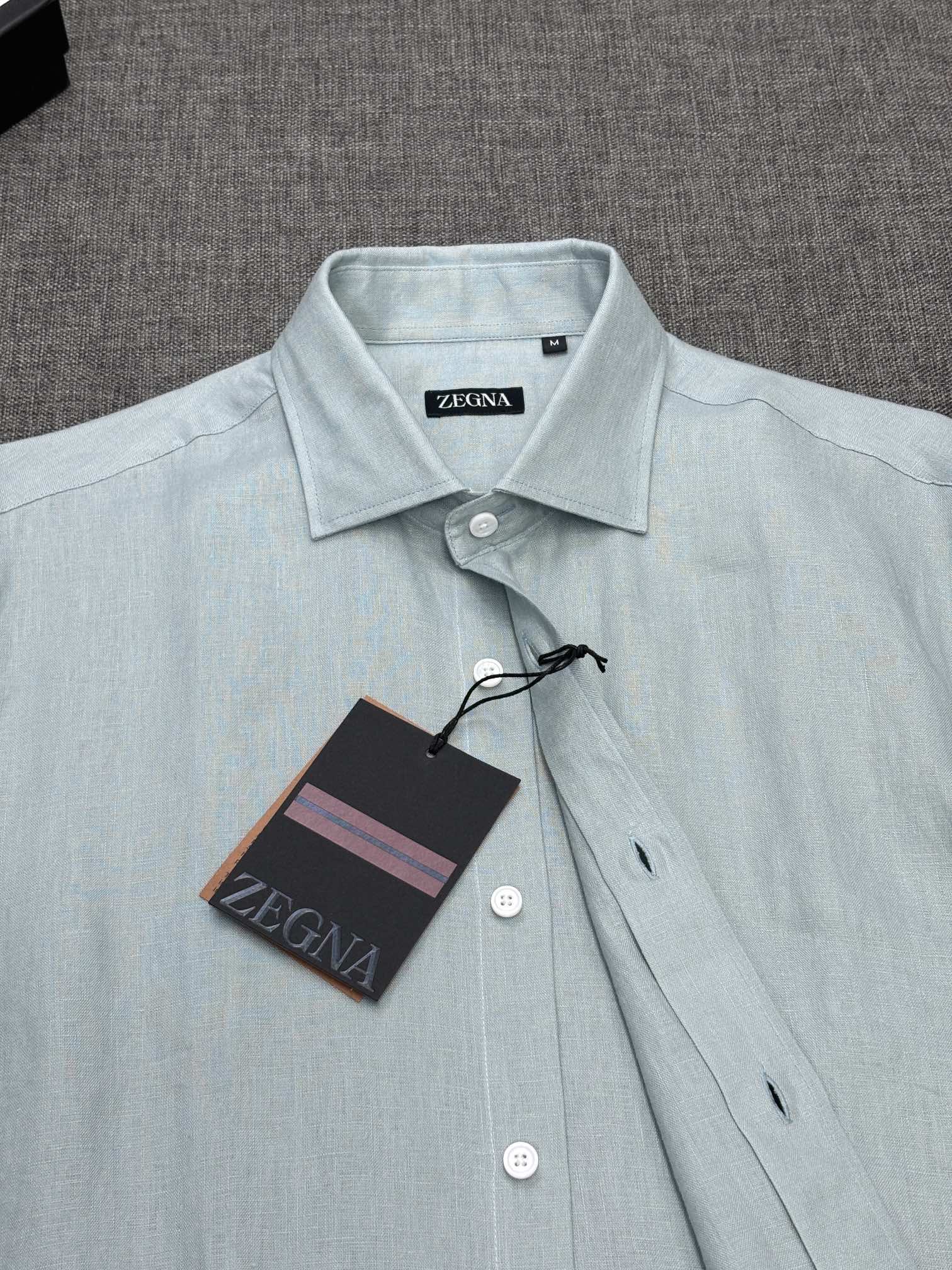 2026杰尼亚官网款最全亚麻9色衬衫老钱高奢绅士亚麻面料。男士长袖衬衫设计上沿袭了一贯滴现代极简主义基调