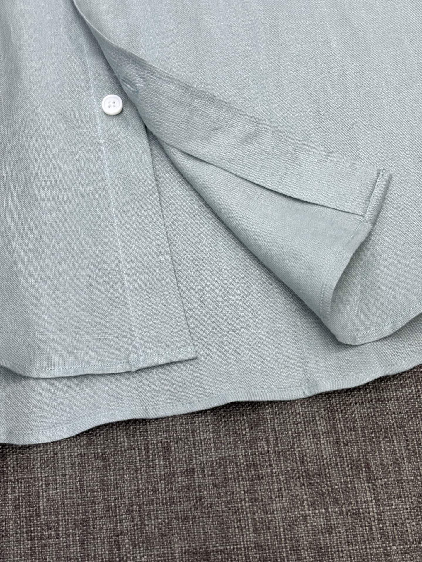 2026杰尼亚官网款最全亚麻9色衬衫老钱高奢绅士亚麻面料。男士长袖衬衫设计上沿袭了一贯滴现代极简主义基调