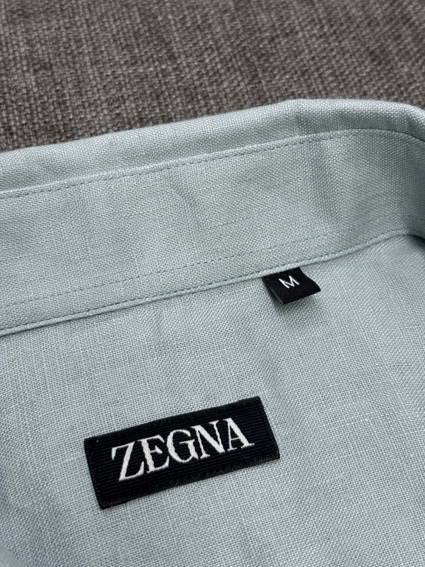 2026杰尼亚官网款最全亚麻9色衬衫老钱高奢绅士亚麻面料。男士长袖衬衫设计上沿袭了一贯滴现代极简主义基调