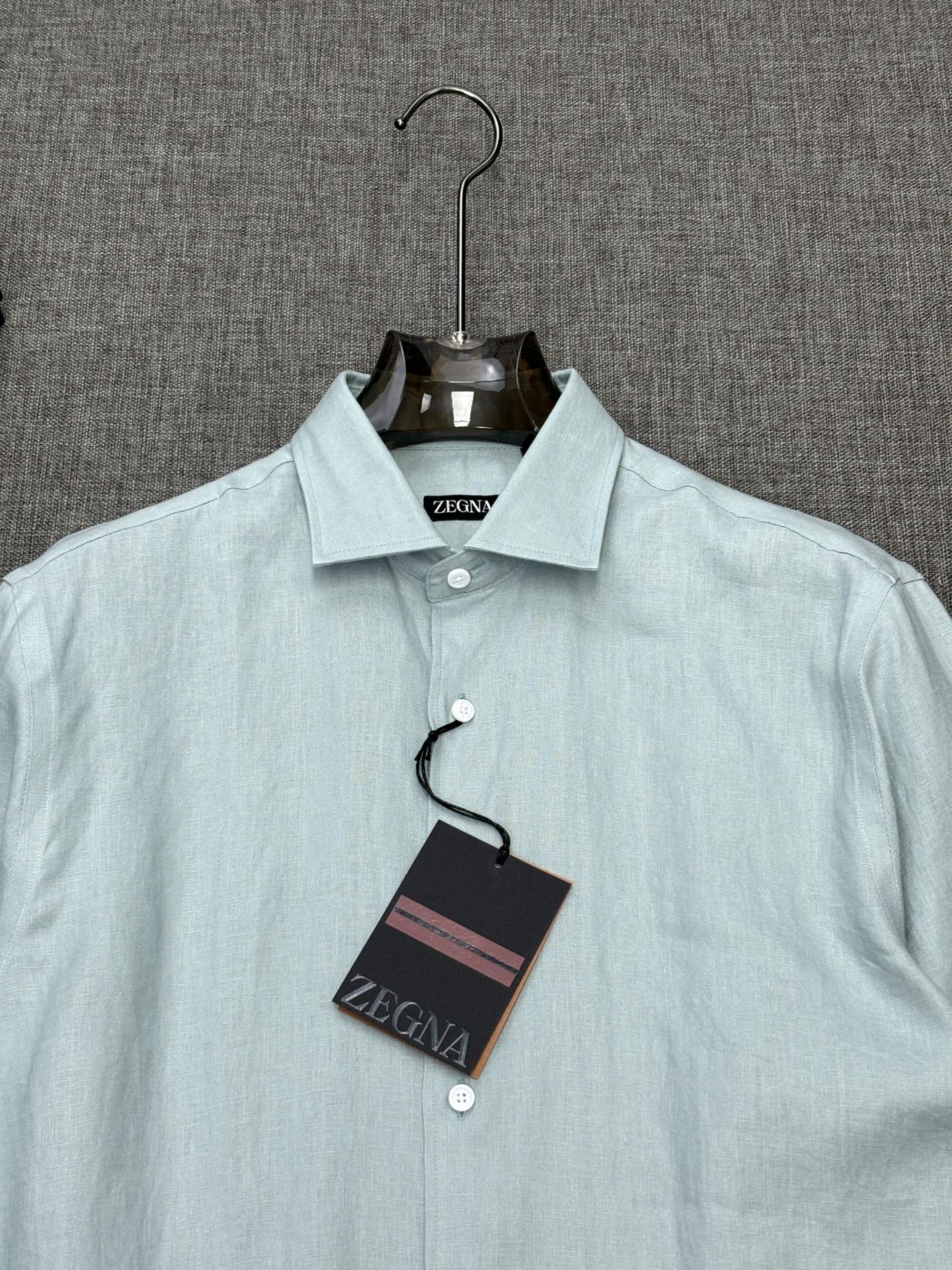 2026杰尼亚官网款最全亚麻9色衬衫老钱高奢绅士亚麻面料。男士长袖衬衫设计上沿袭了一贯滴现代极简主义基调