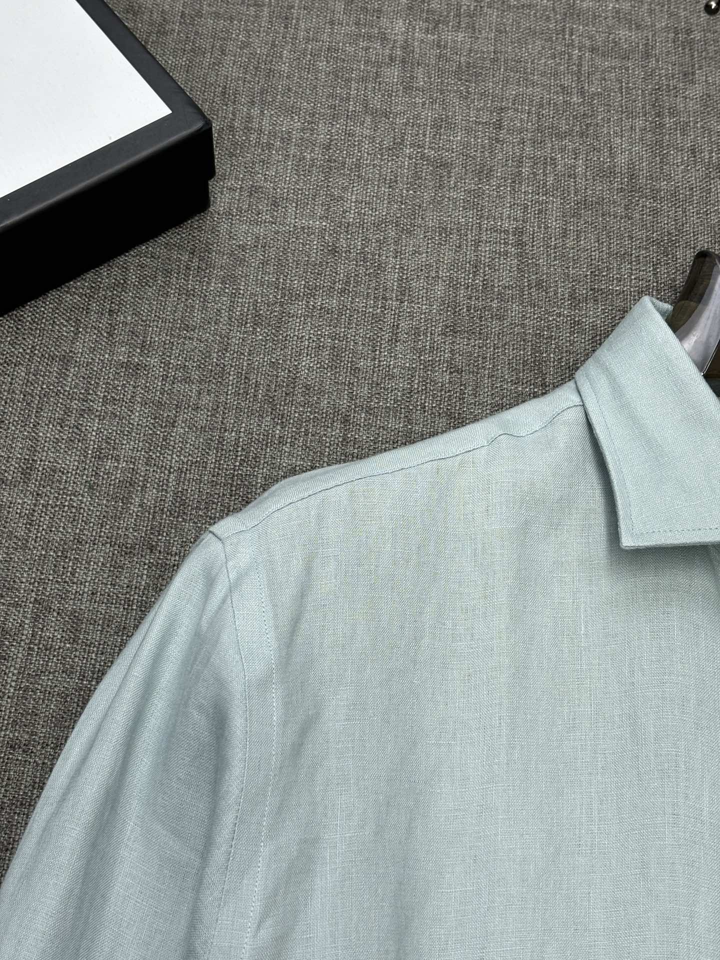 2026杰尼亚官网款最全亚麻9色衬衫老钱高奢绅士亚麻面料。男士长袖衬衫设计上沿袭了一贯滴现代极简主义基调