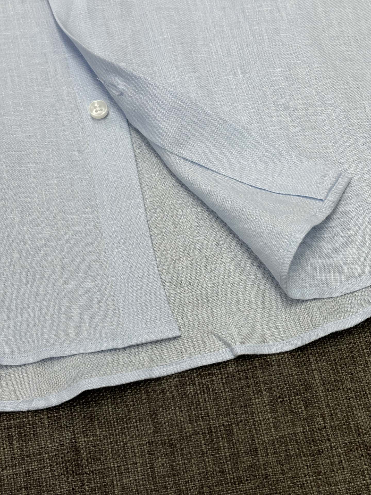 2026杰尼亚官网款最全亚麻9色衬衫老钱高奢绅士亚麻面料。男士长袖衬衫设计上沿袭了一贯滴现代极简主义基调