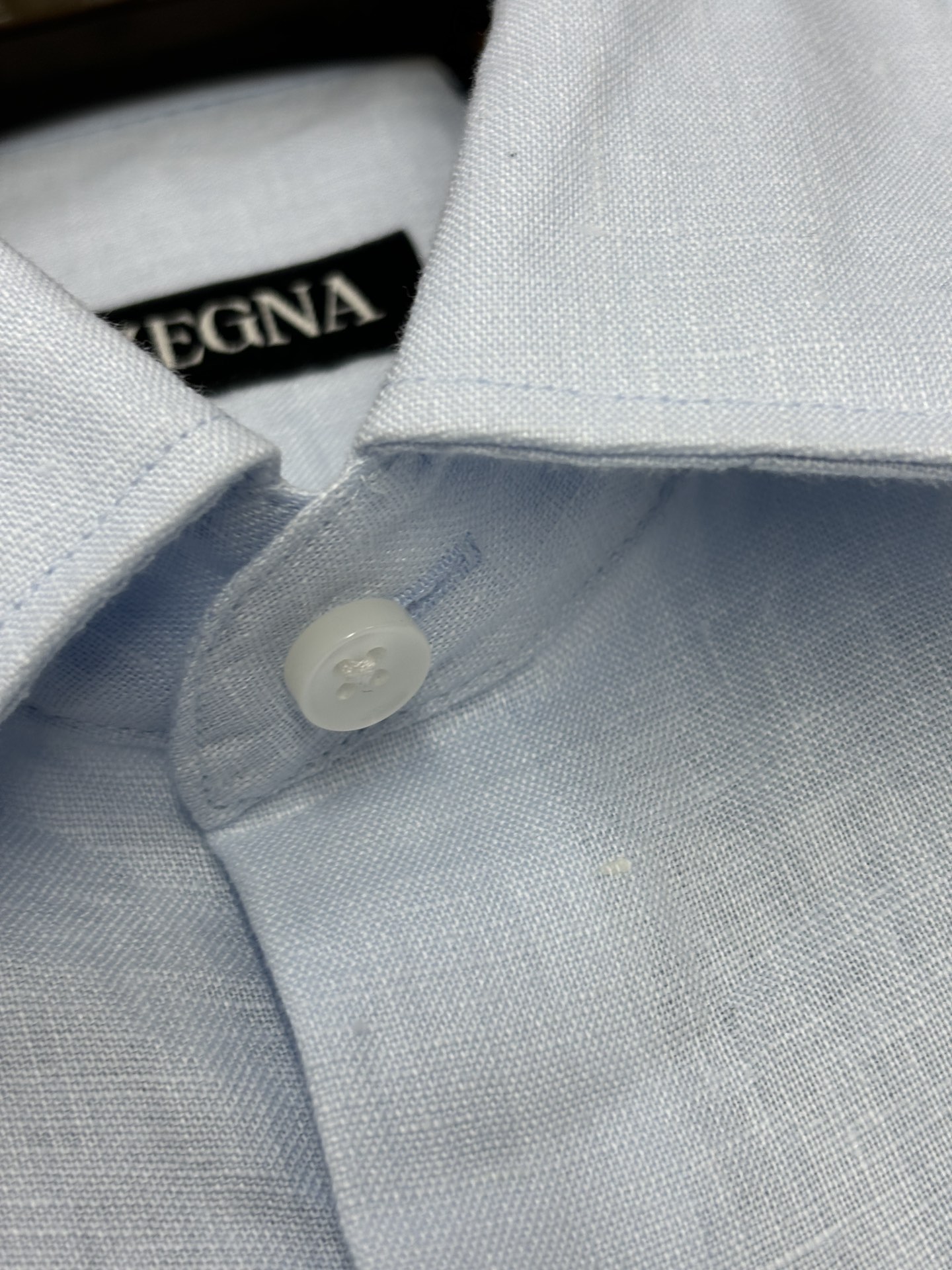 2026杰尼亚官网款最全亚麻9色衬衫老钱高奢绅士亚麻面料。男士长袖衬衫设计上沿袭了一贯滴现代极简主义基调