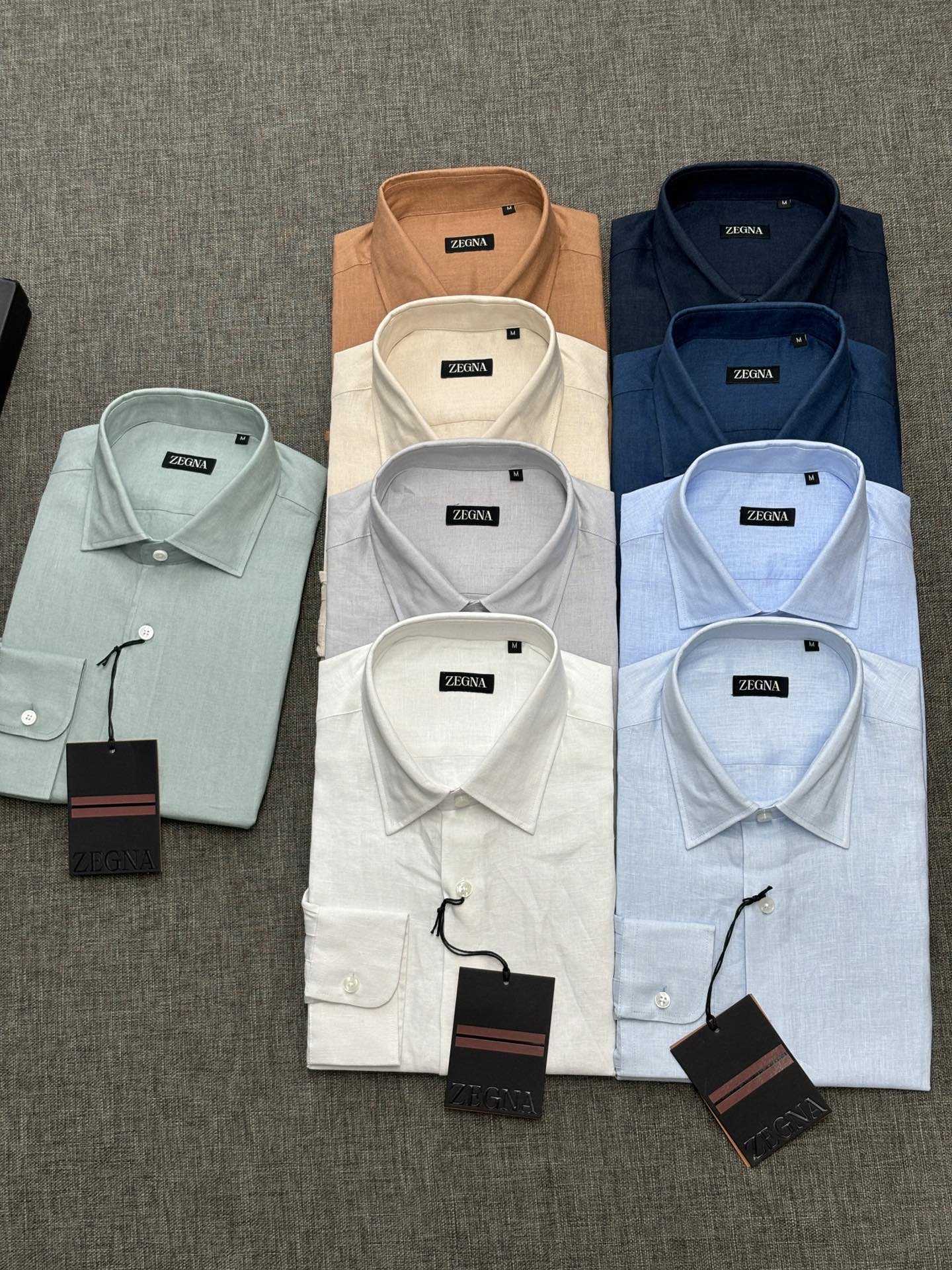 2026杰尼亚官网款最全亚麻9色衬衫老钱高奢绅士亚麻面料。男士长袖衬衫设计上沿袭了一贯滴现代极简主义基调