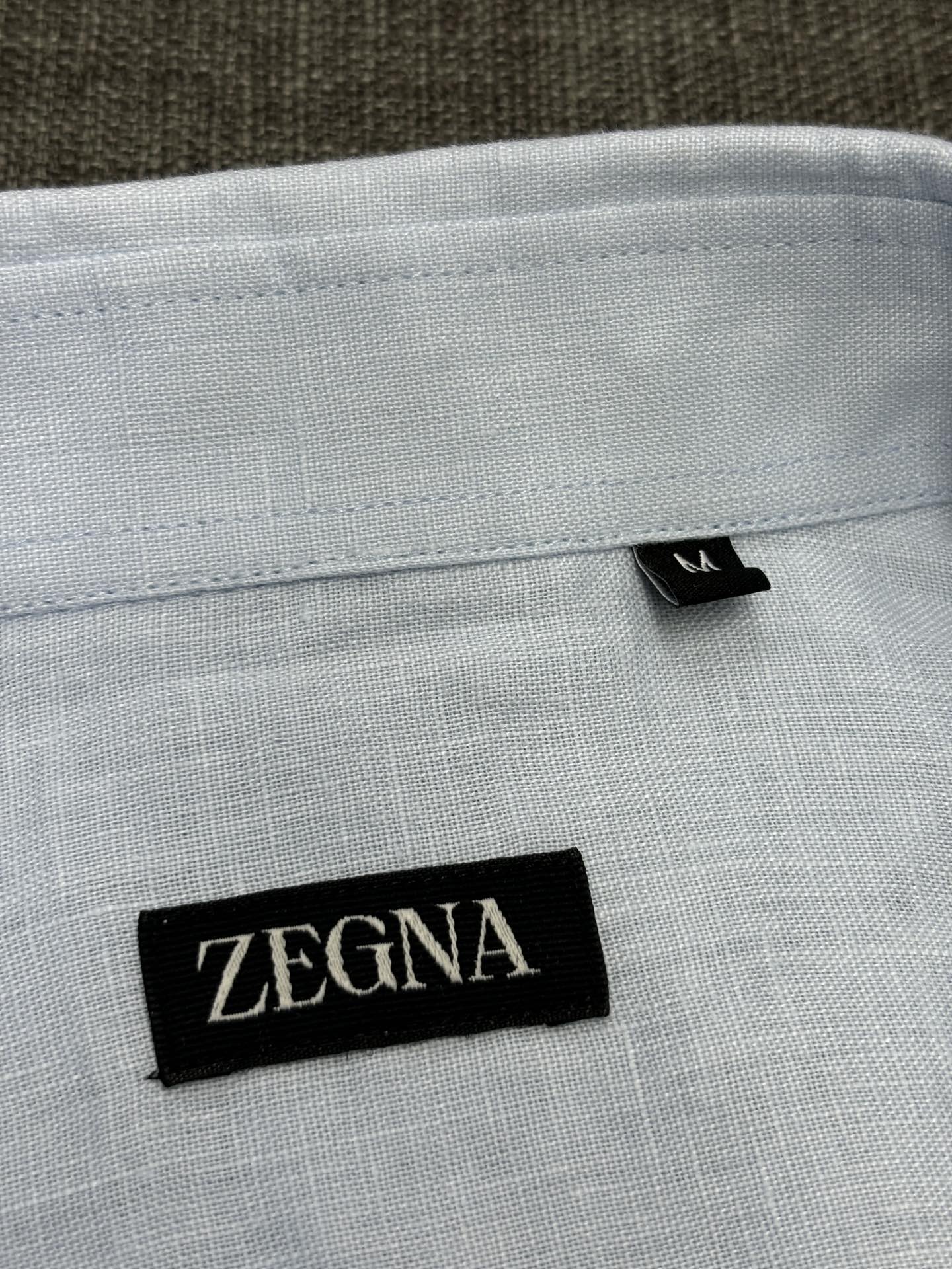 2026杰尼亚官网款最全亚麻9色衬衫老钱高奢绅士亚麻面料。男士长袖衬衫设计上沿袭了一贯滴现代极简主义基调