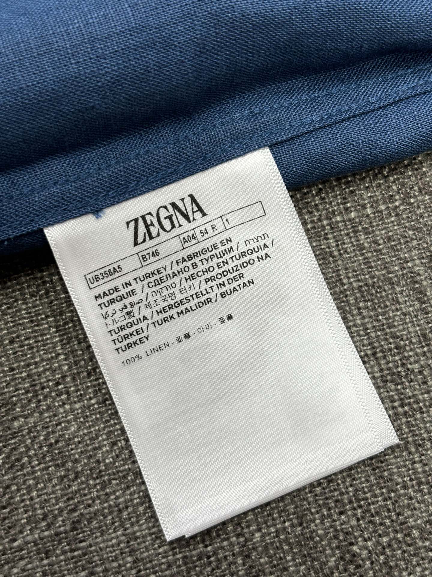 2026杰尼亚官网款最全亚麻9色衬衫老钱高奢绅士亚麻面料。男士长袖衬衫设计上沿袭了一贯滴现代极简主义基调