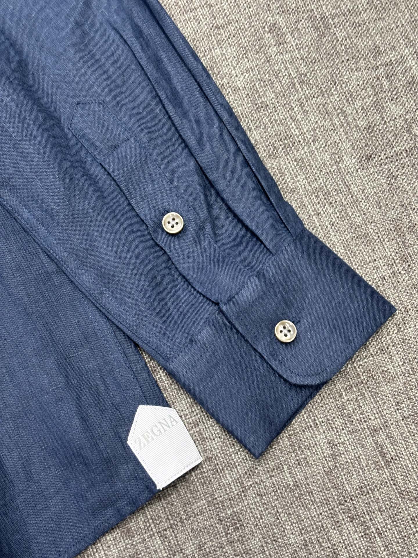 2026杰尼亚官网款最全亚麻9色衬衫老钱高奢绅士亚麻面料。男士长袖衬衫设计上沿袭了一贯滴现代极简主义基调