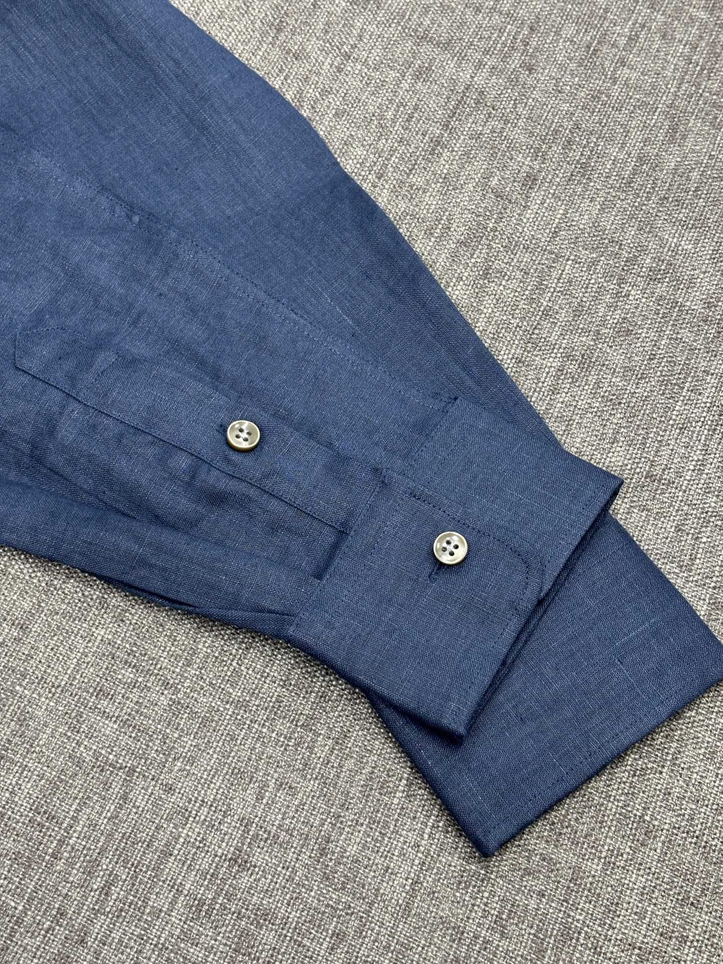 2026杰尼亚官网款最全亚麻9色衬衫老钱高奢绅士亚麻面料。男士长袖衬衫设计上沿袭了一贯滴现代极简主义基调