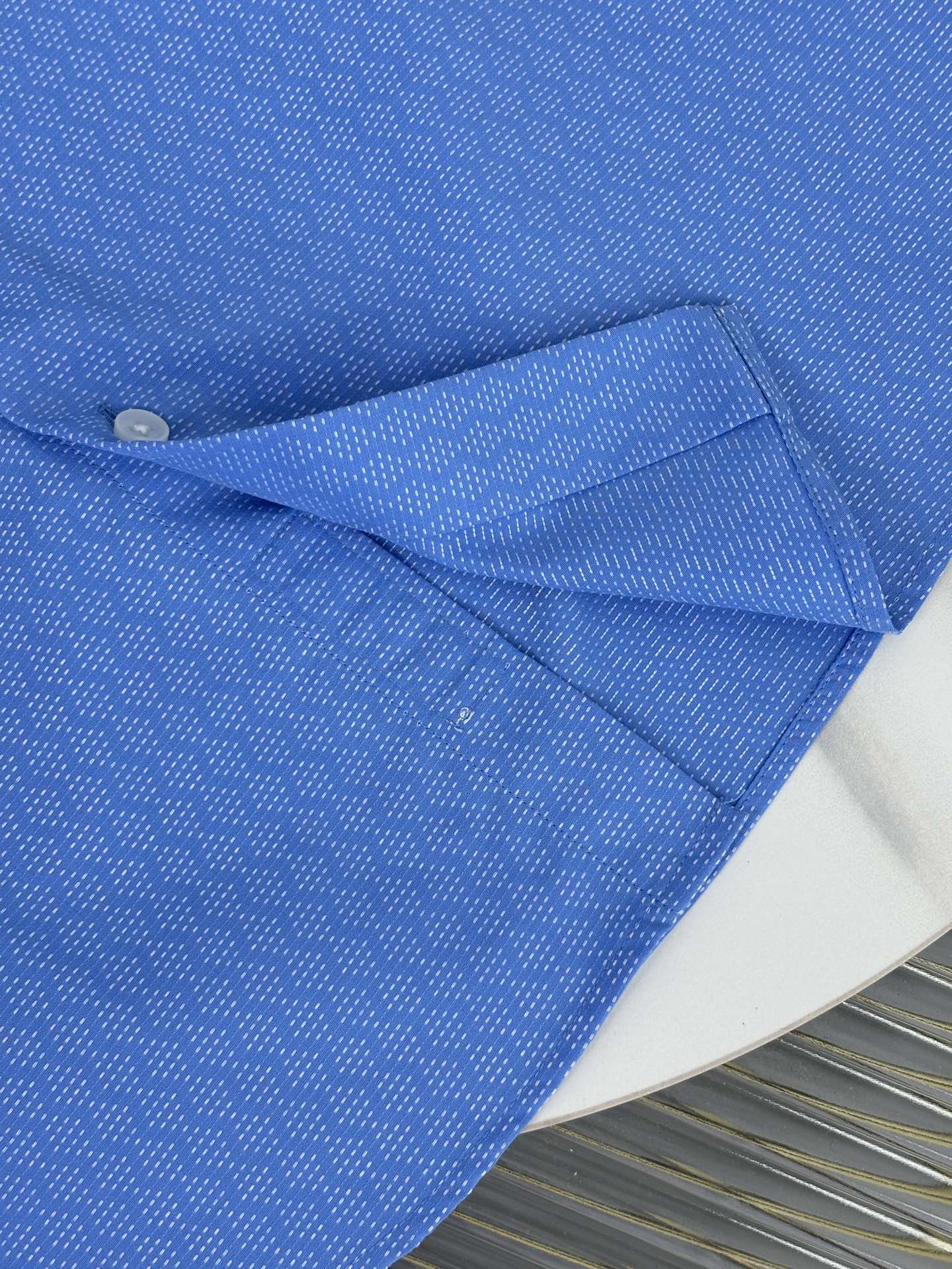 lP🆕诺悠翩雅  经典系列来了！追求卓越高品质者首推珍藏级色织羊毛混纺面料长袖衬衫，色织图案属于颜值满分