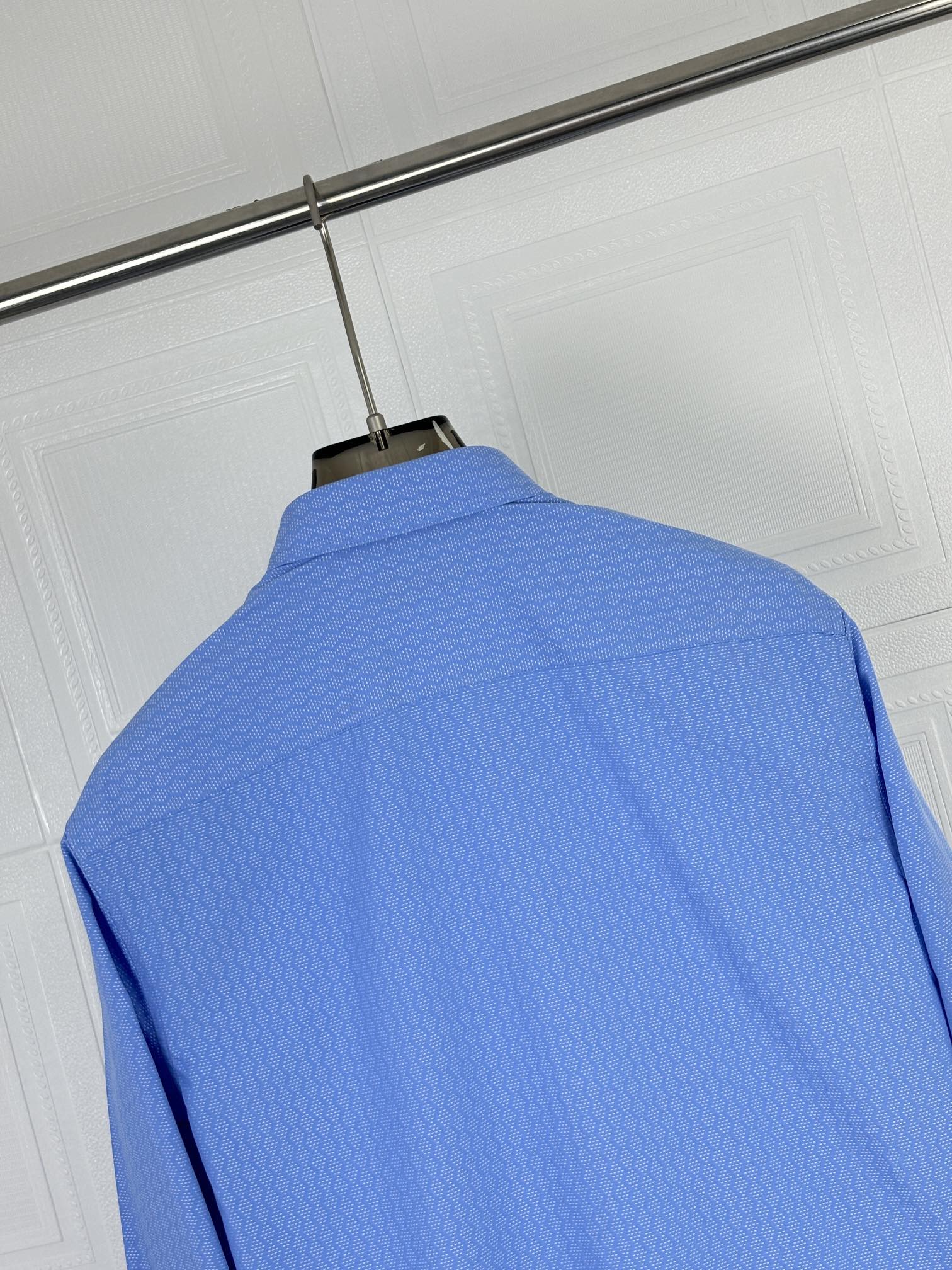 lP🆕诺悠翩雅  经典系列来了！追求卓越高品质者首推珍藏级色织羊毛混纺面料长袖衬衫，色织图案属于颜值满分