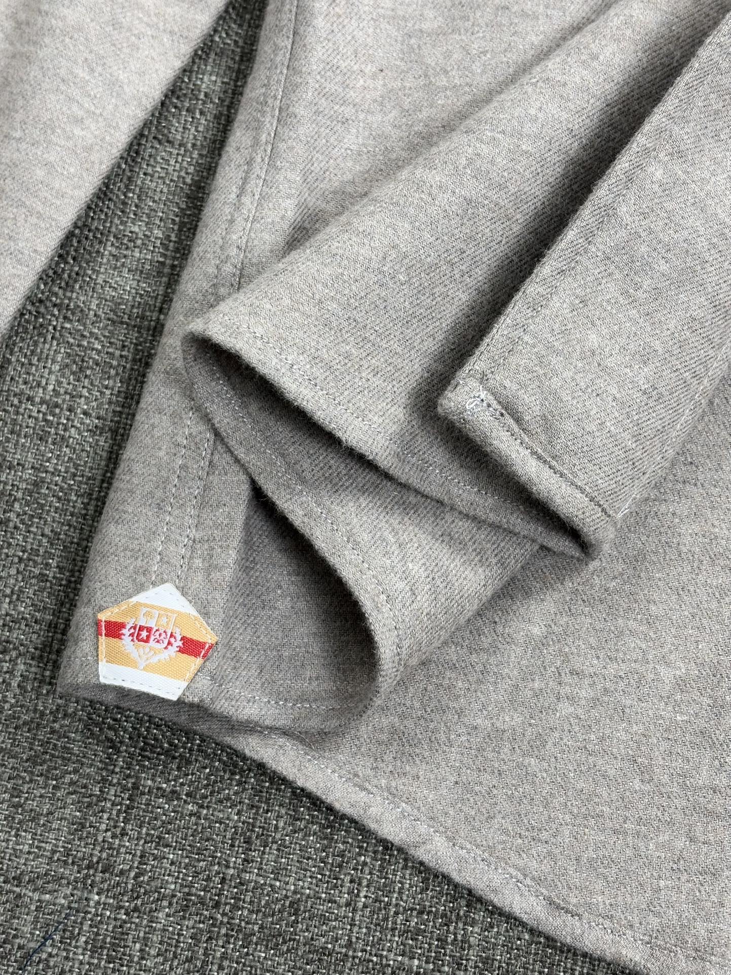 （卡其色～）2025年秋冬新款lP🆕诺悠翩雅。国王的礼物系列，羊毛羊绒混纺舒适磨毛衬衫，