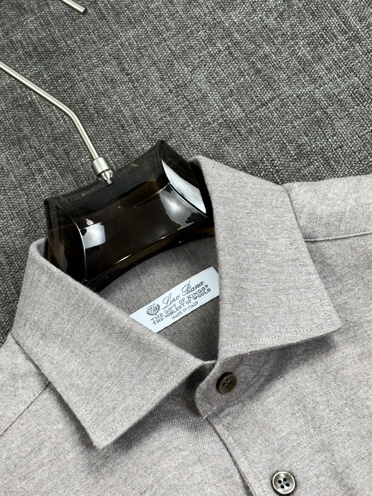 （卡其色～）2025年秋冬新款lP🆕诺悠翩雅。国王的礼物系列，羊毛羊绒混纺舒适磨毛衬衫，