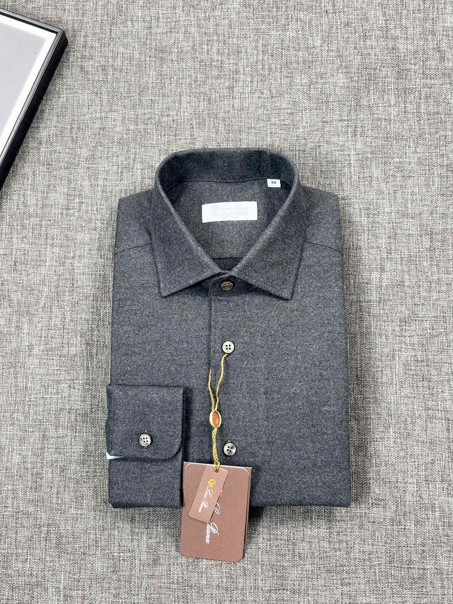 （深灰色～）.2025年秋冬新款lP🆕诺悠翩雅。国王的礼物系列，羊毛羊绒混纺舒适磨毛衬衫，