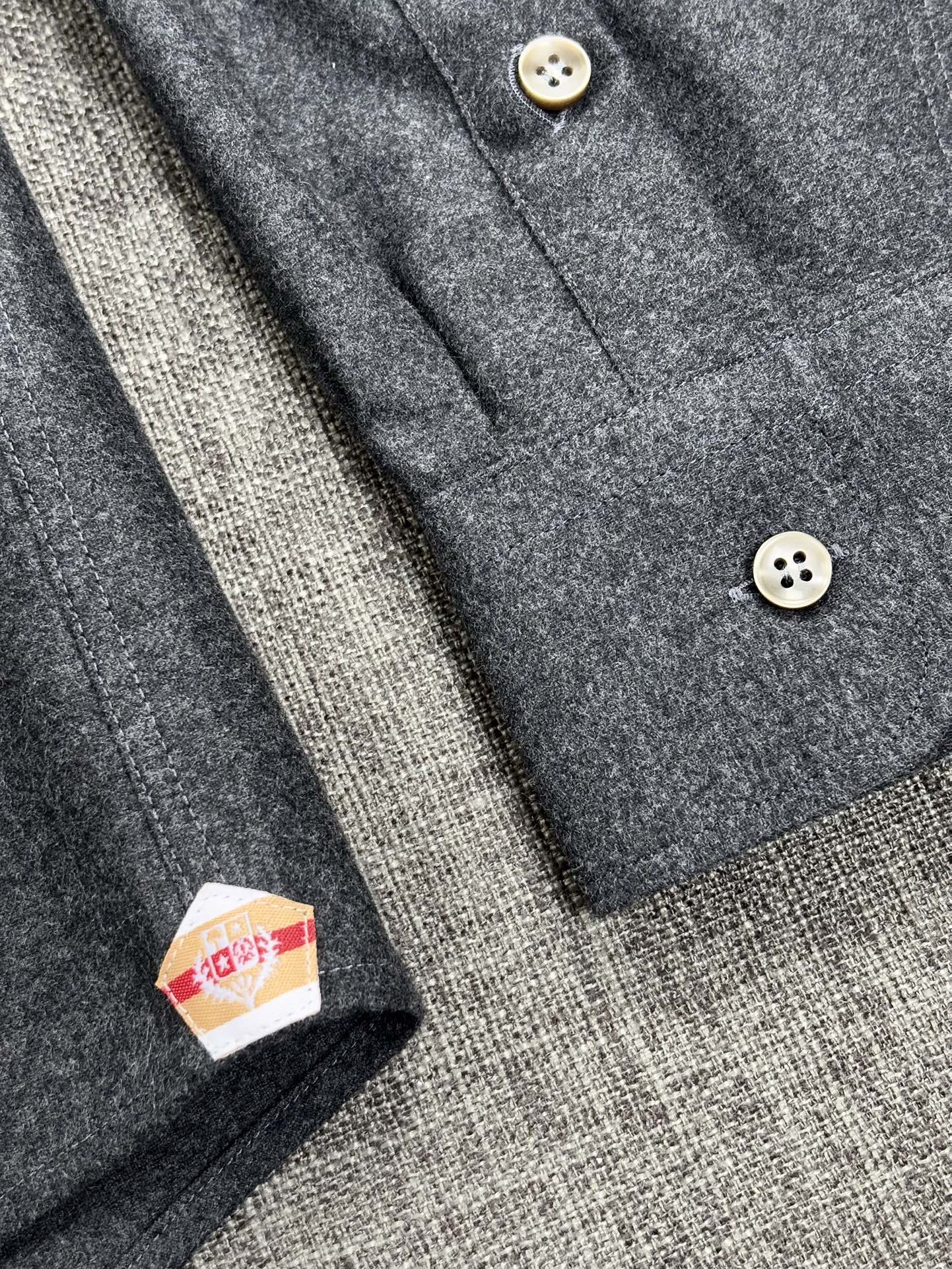 （深灰色～）.2025年秋冬新款lP🆕诺悠翩雅。国王的礼物系列，羊毛羊绒混纺舒适磨毛衬衫，