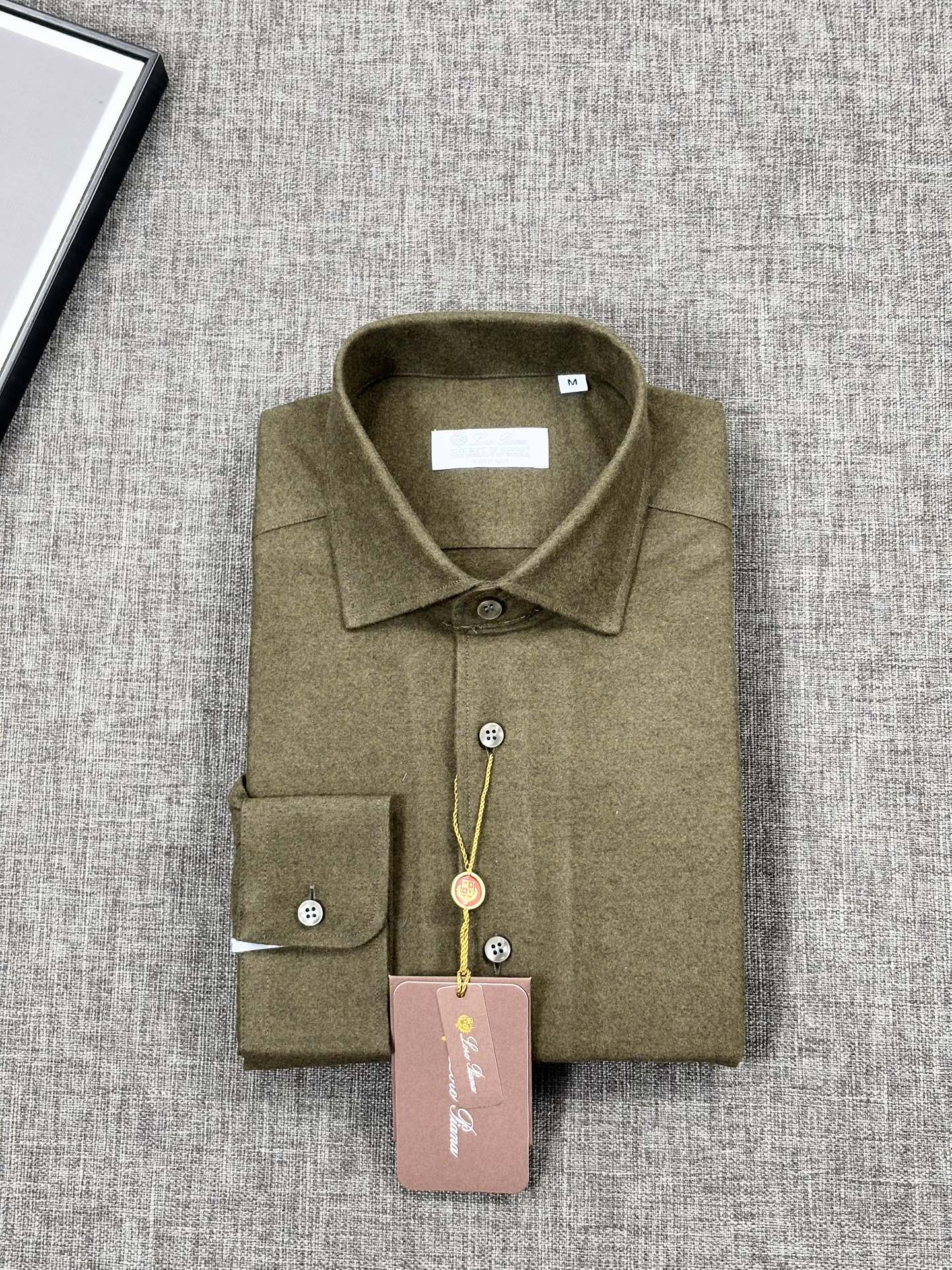 （橄榄绿～）2025年秋冬新款。lP🆕诺悠翩雅。国王的礼物系列，羊毛羊绒混纺舒适磨毛衬衫，