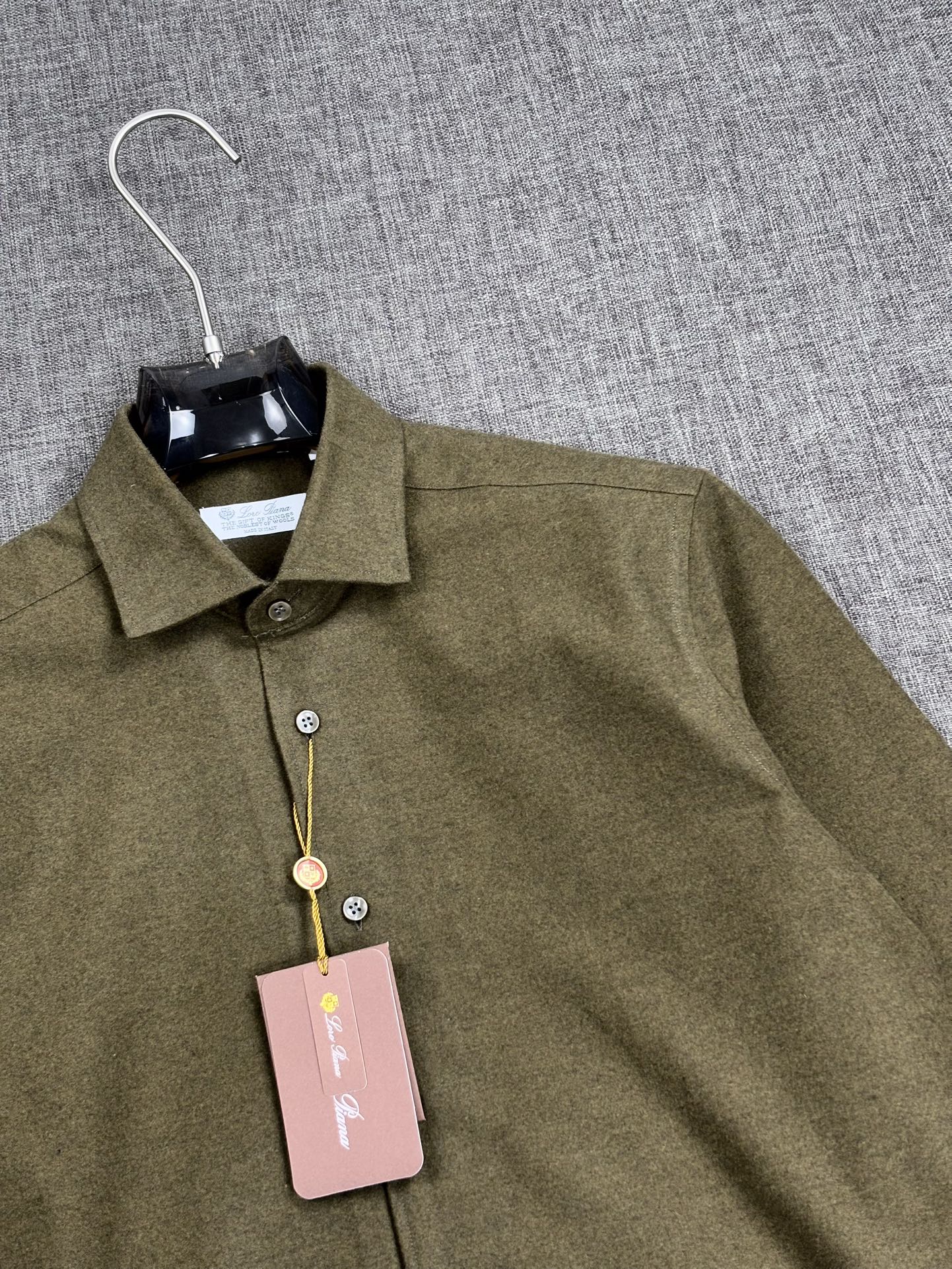 （橄榄绿～）2025年秋冬新款。lP🆕诺悠翩雅。国王的礼物系列，羊毛羊绒混纺舒适磨毛衬衫，