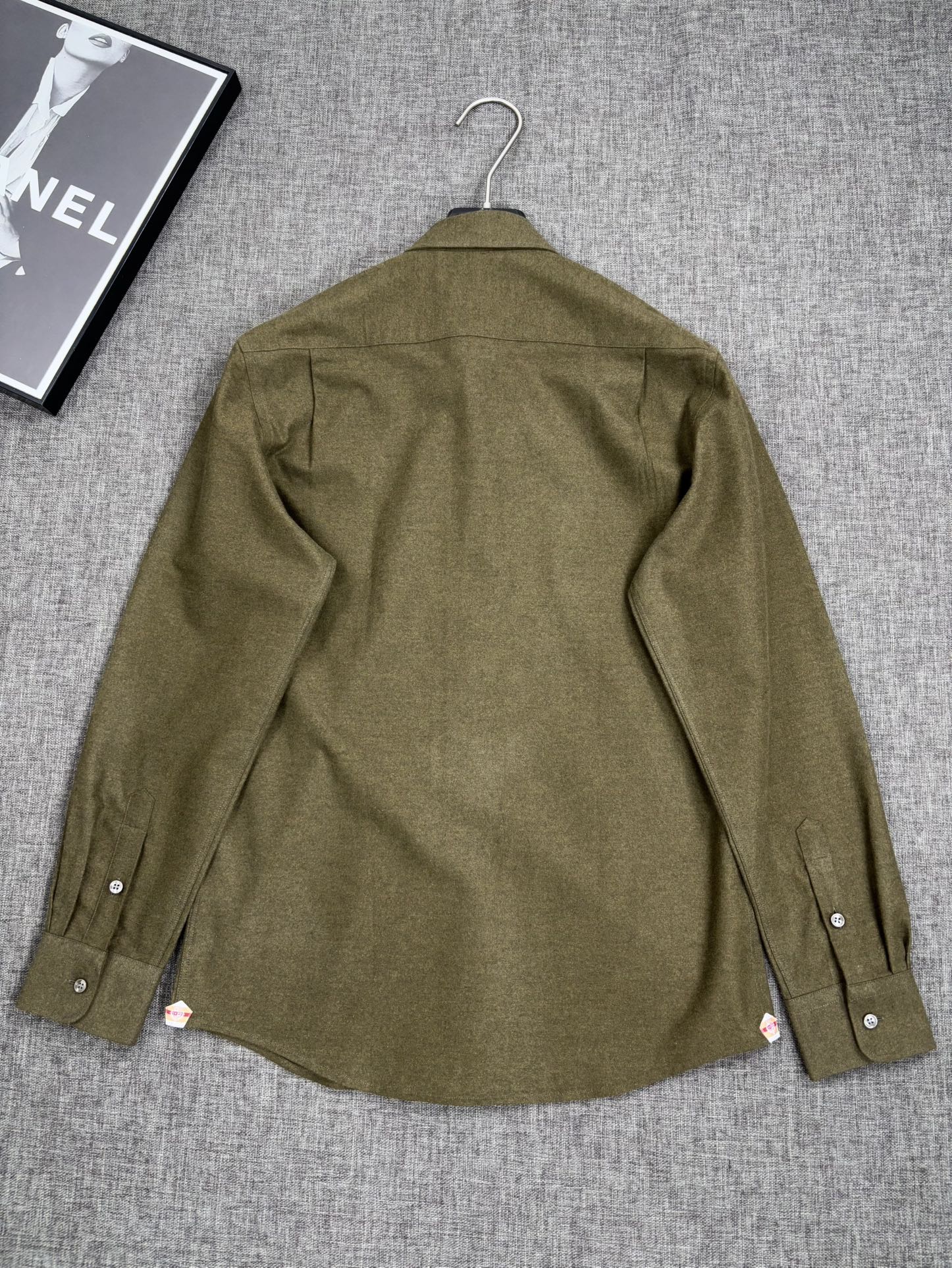 （橄榄绿～）2025年秋冬新款。lP🆕诺悠翩雅。国王的礼物系列，羊毛羊绒混纺舒适磨毛衬衫，