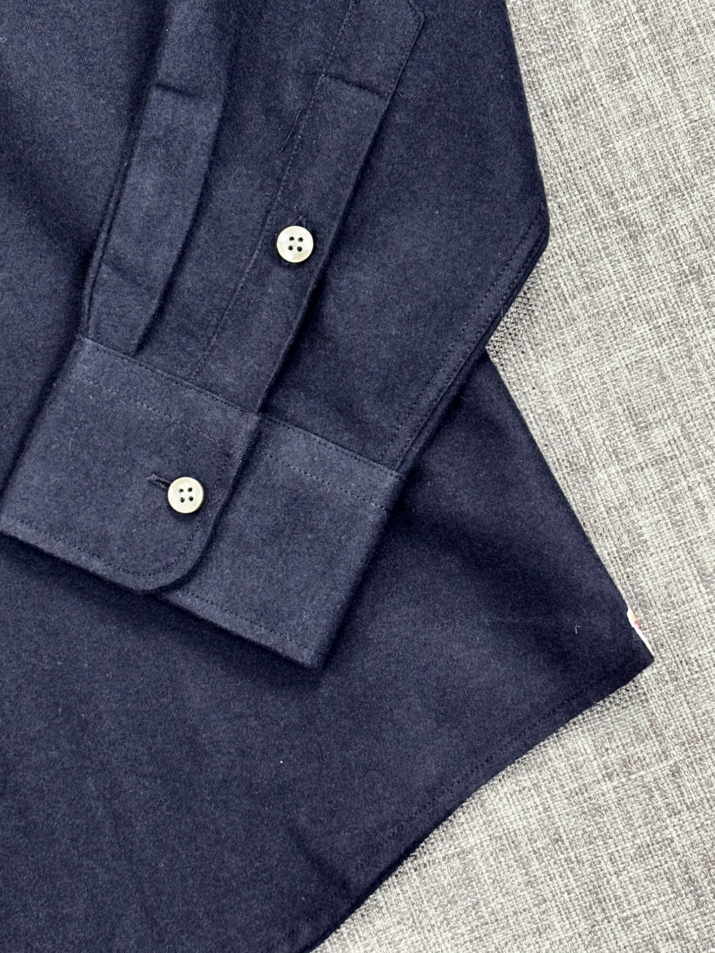 （藏蓝色～）.2025年秋冬新款lP🆕诺悠翩雅。国王的礼物系列，羊毛羊绒混纺舒适磨毛衬衫，商务绅士通勤款